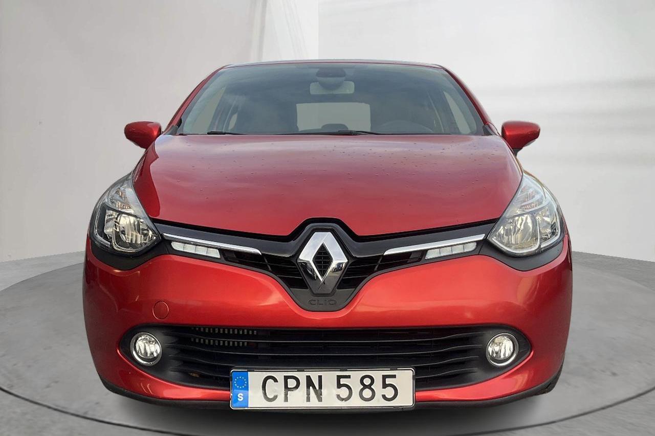 Renault Clio IV 0.9 TCe 90 5dr (90hk) - 49 840 km - Manualna - czerwony - 2015