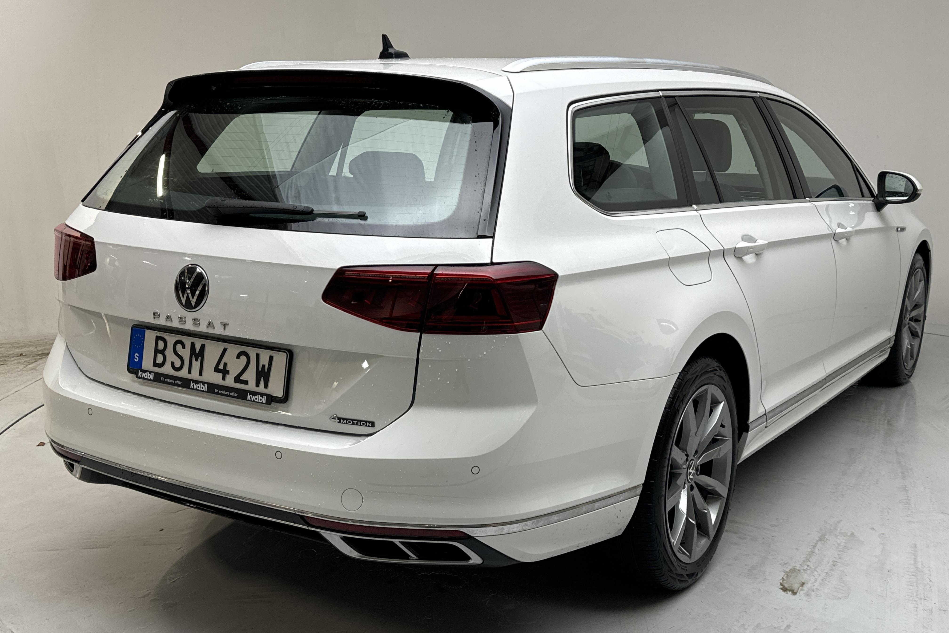 VW Passat 2.0 TDI Sportscombi 4Motion (200hk) - 81 170 km - Automatic - white - 2021