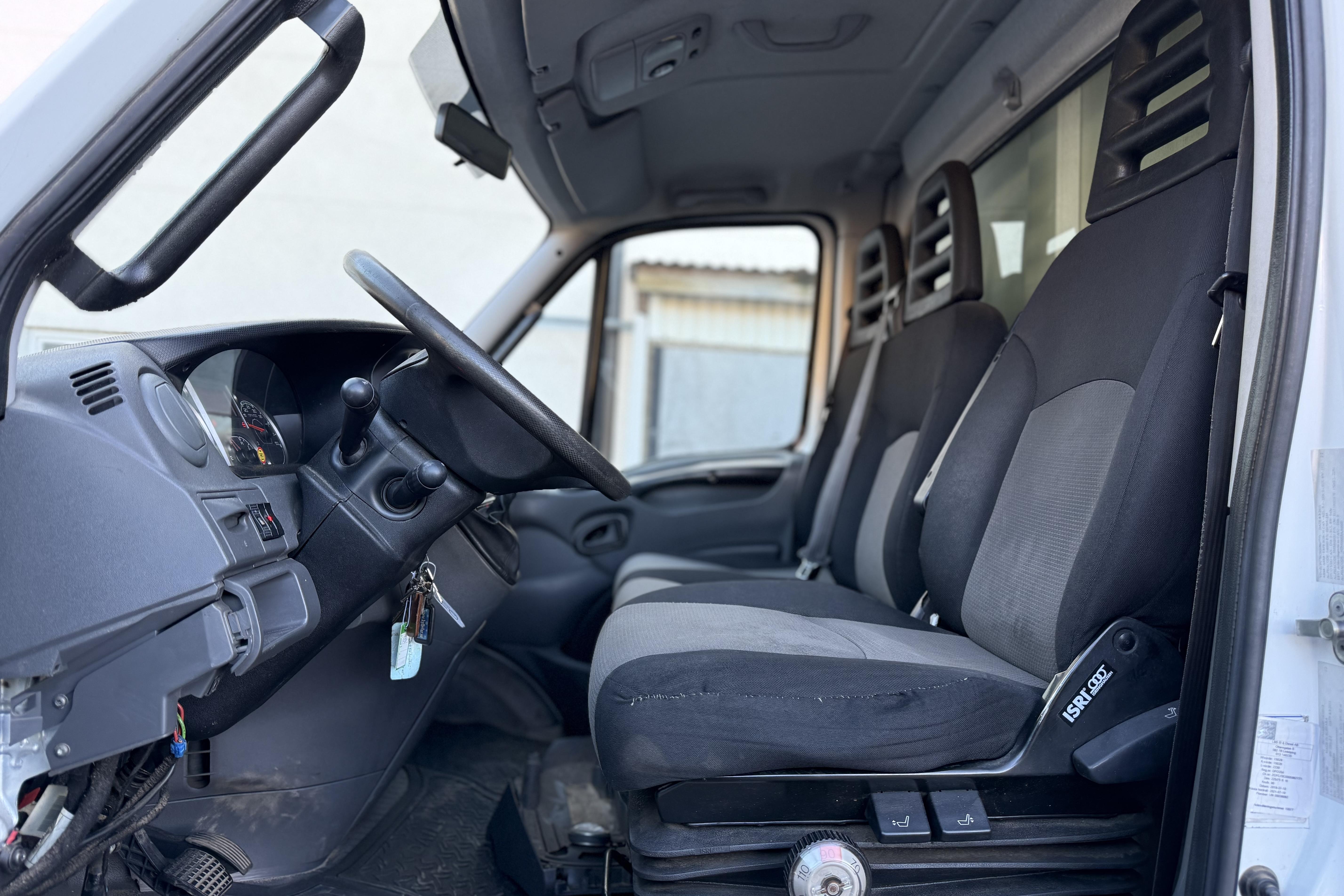 Iveco DAILY 70C17A - 272 152 km - Automaatne - valge - 2011