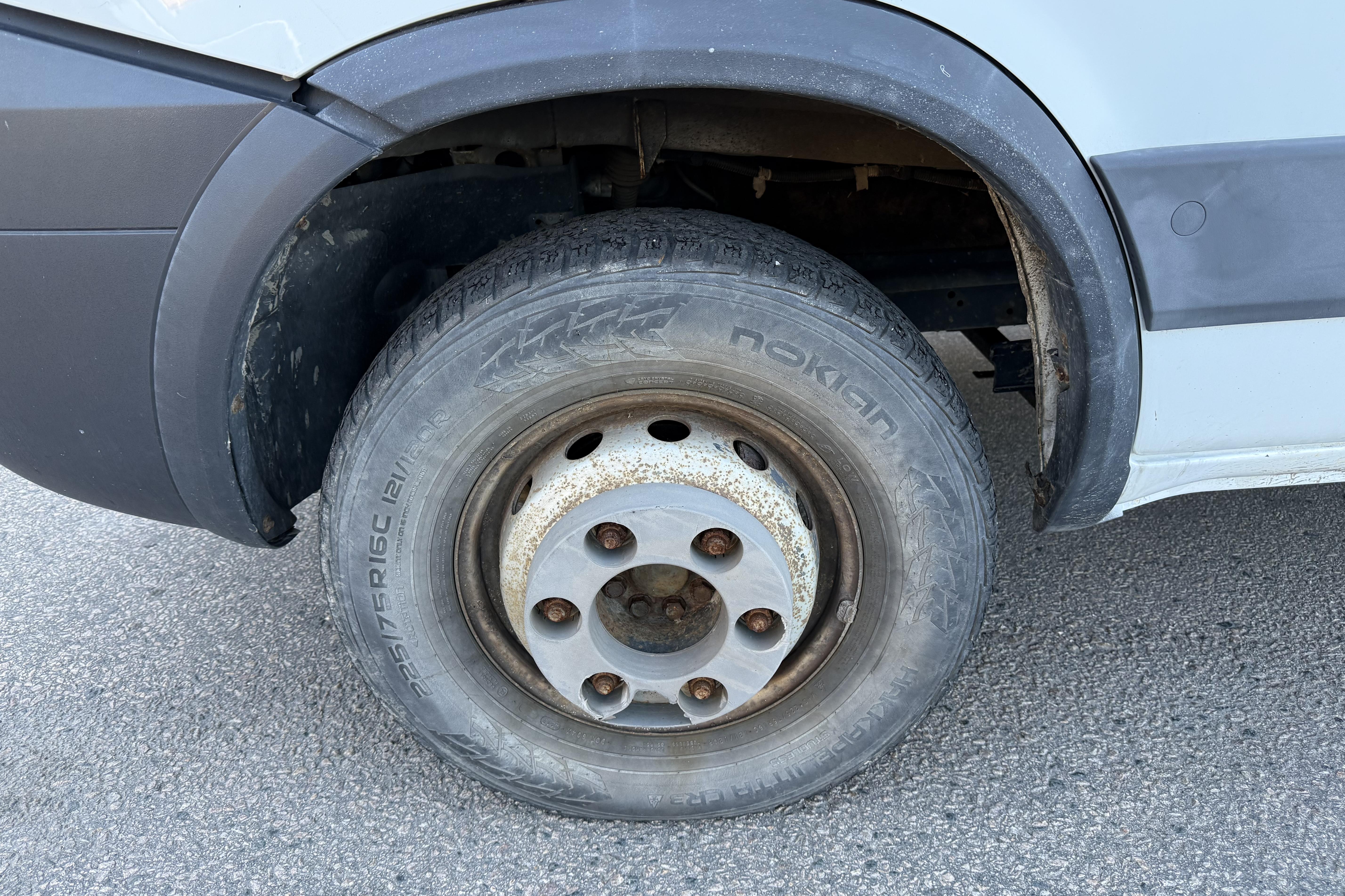 Iveco DAILY 70C17A - 272 152 km - Automatyczna - biały - 2011