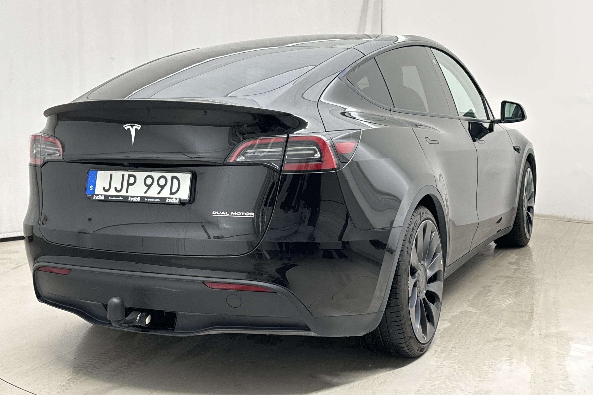 Tesla Model Y Performance Dual Motor AWD - 5 408 mil - Automat - svart - 2023