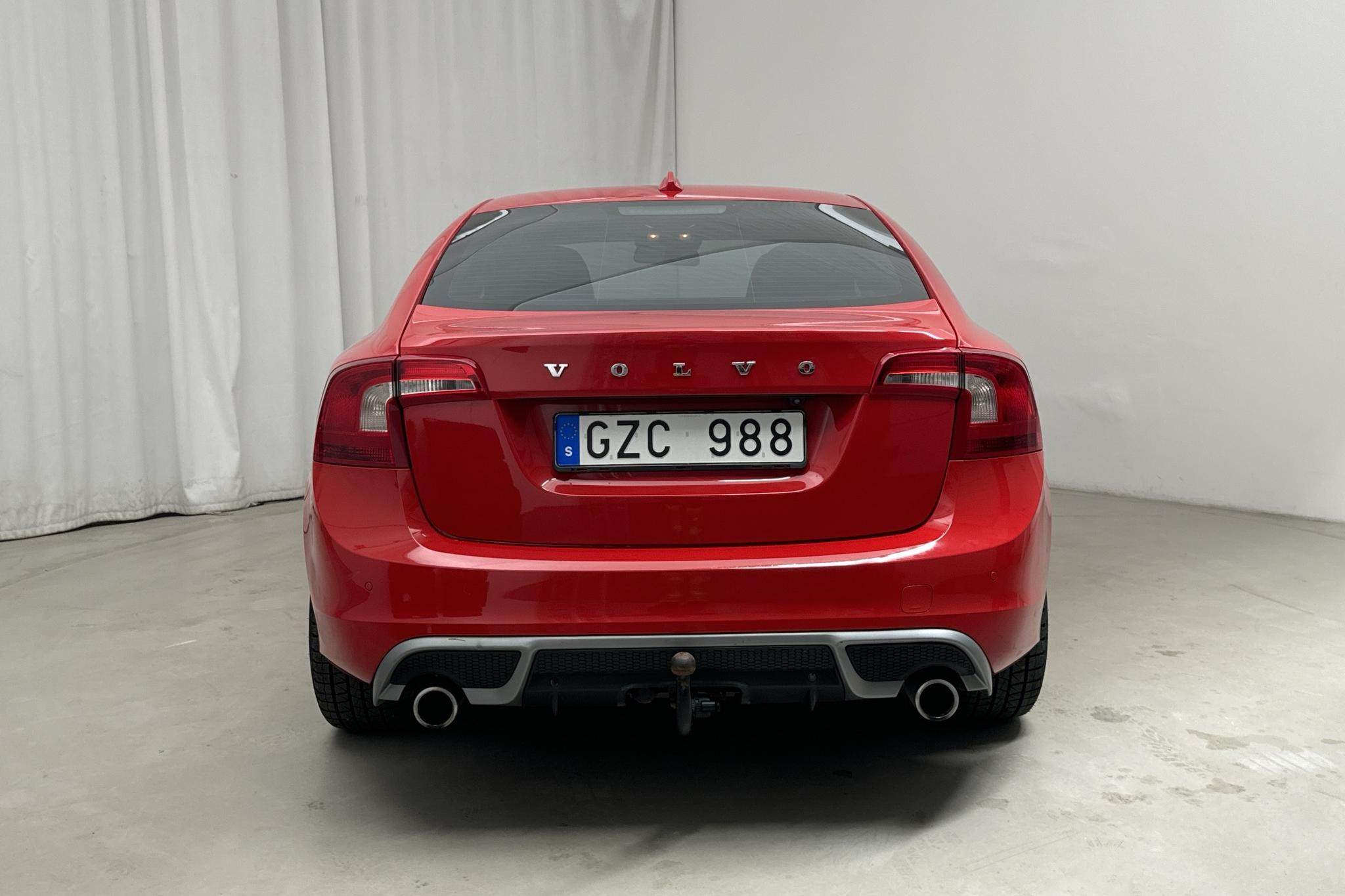 Volvo S60 D5 AWD (205hk) - 18 868 mil - Automat - röd - 2011