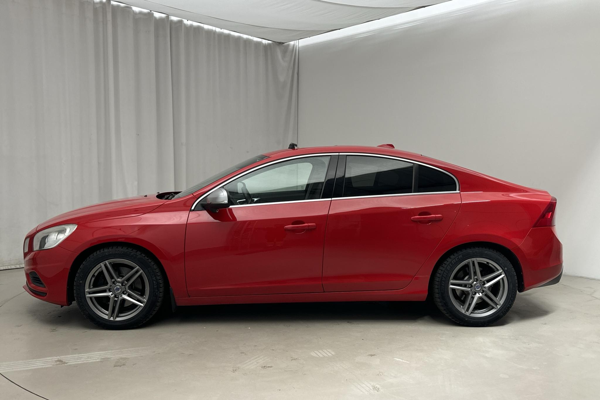 Volvo S60 D5 AWD (205hk) - 18 868 mil - Automat - röd - 2011