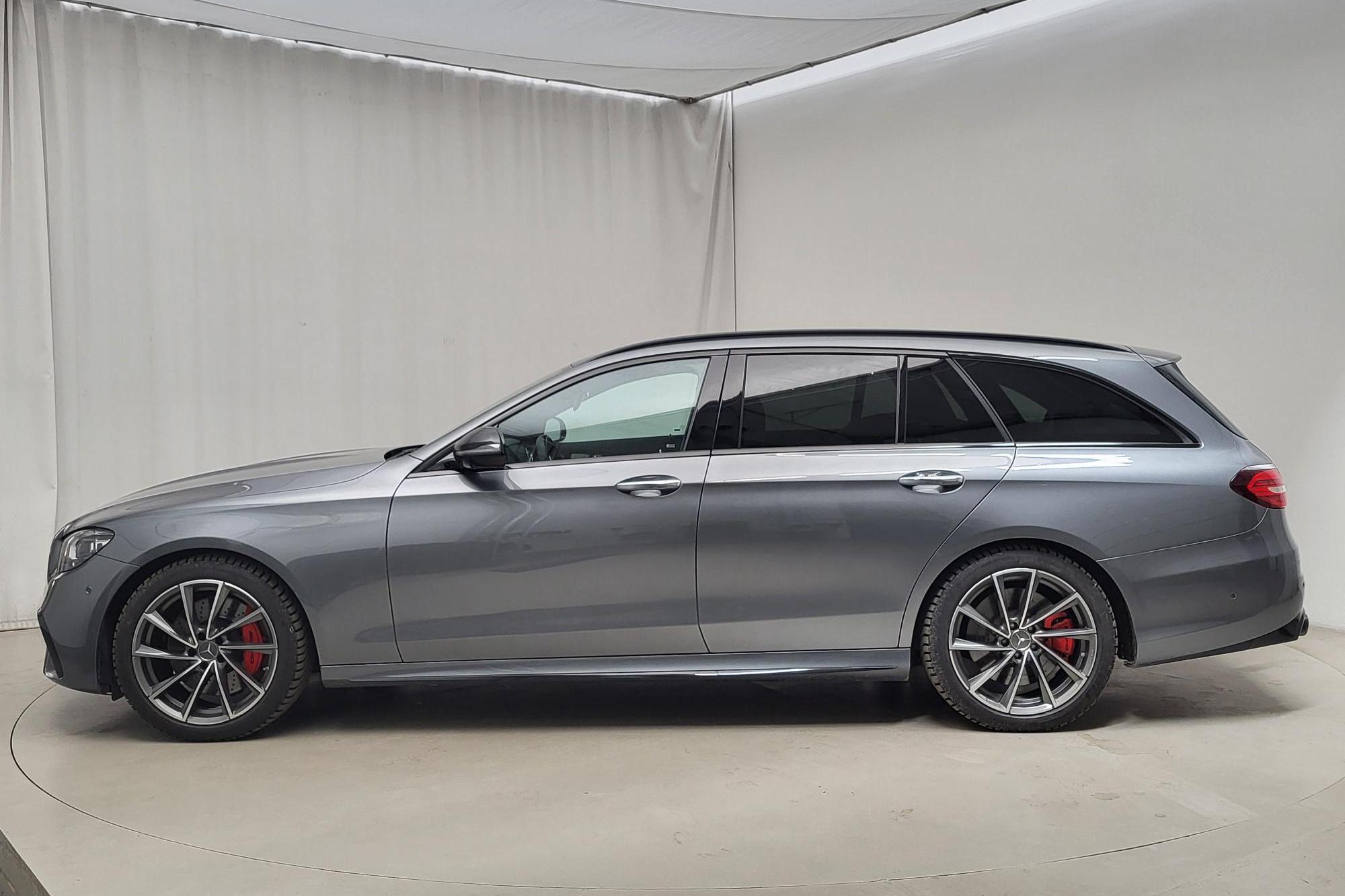 Mercedes AMG E 53 4MATIC - 30 010 km - Automaatne - hall - 2023