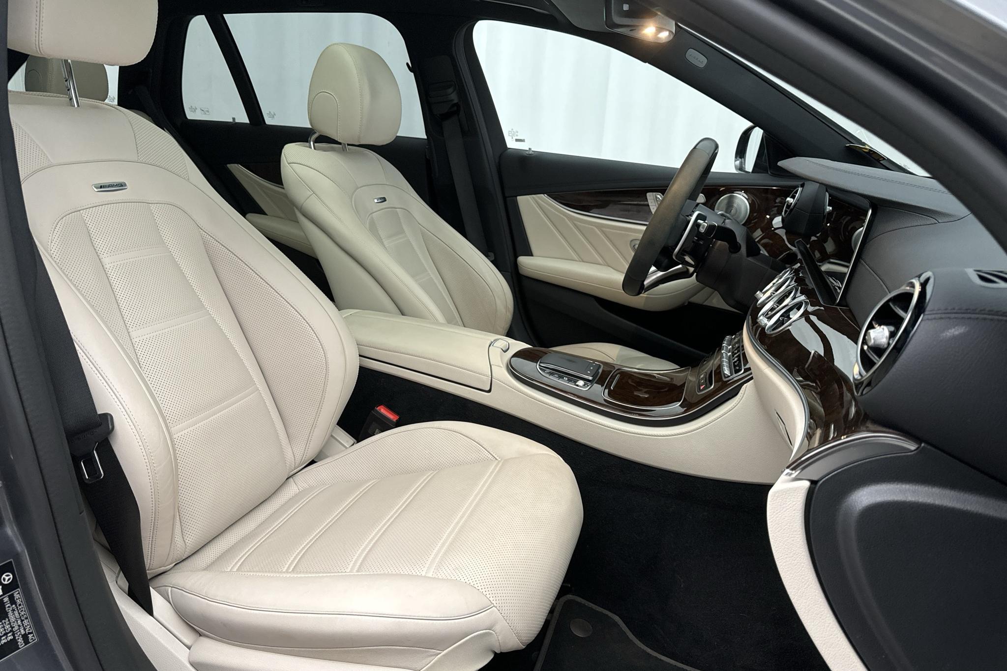 Mercedes AMG E 53 4MATIC - 30 010 km - Automaatne - hall - 2023