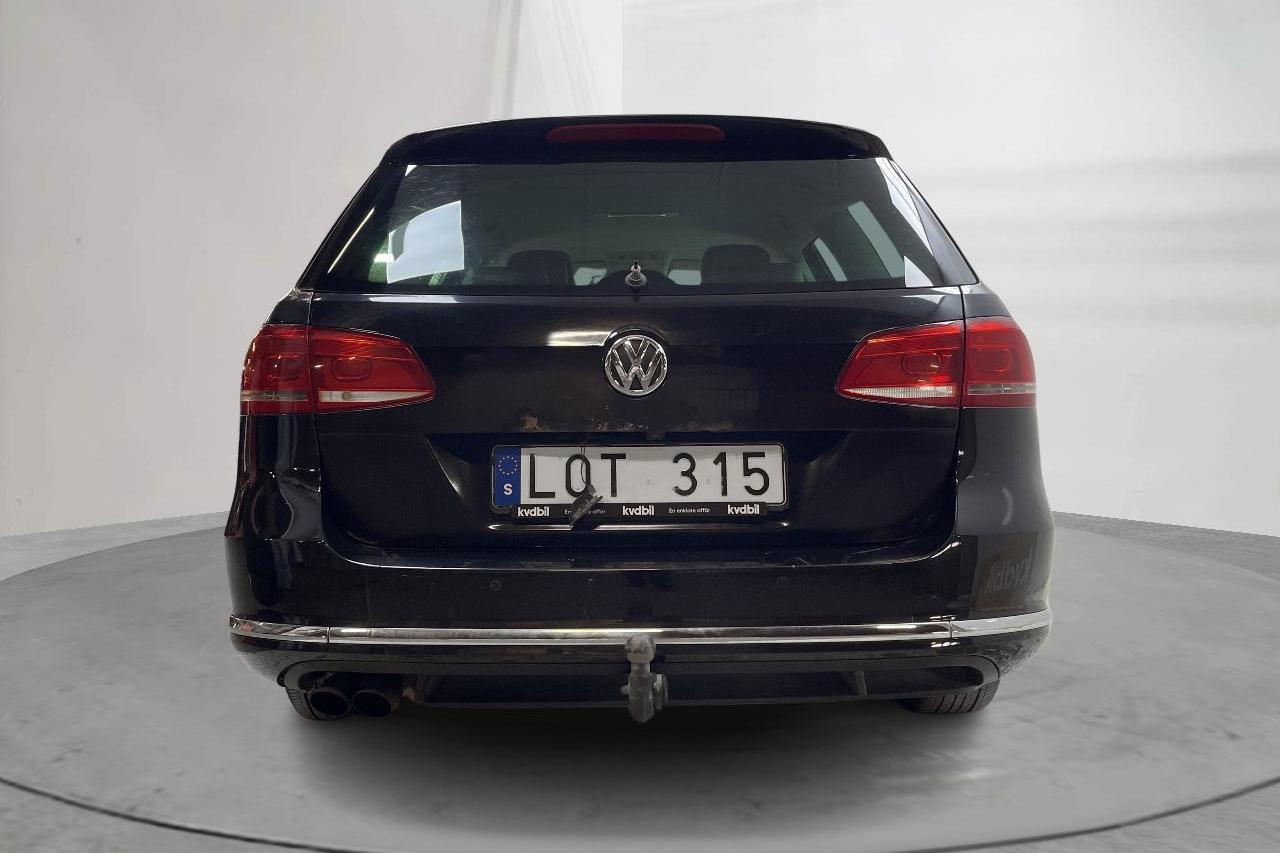 VW Passat 2.0 TDI BlueMotion Technology Variant 4Motion (140hk) - 25 077 mil - Manuell - svart - 2011