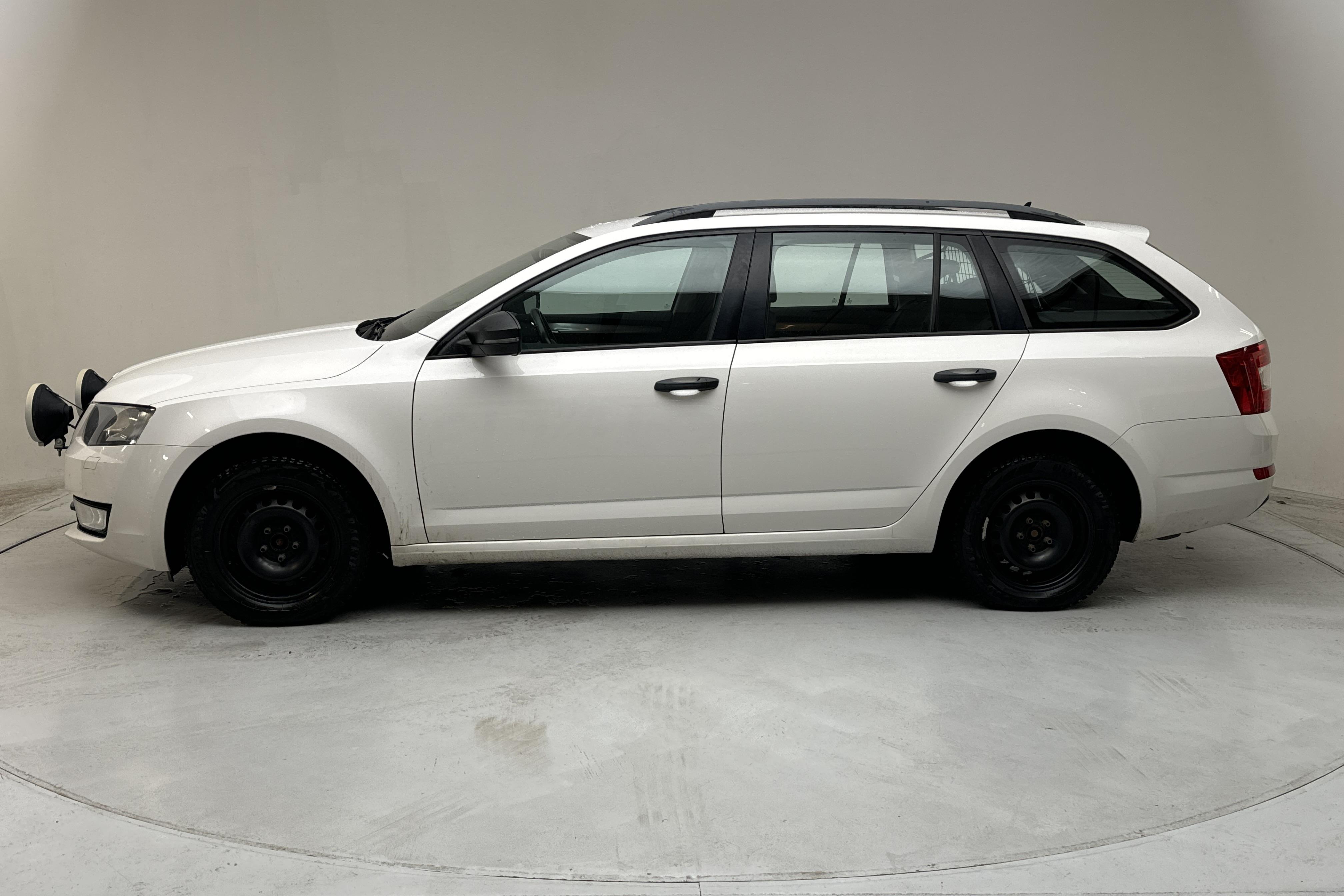 Skoda Octavia III 1.6 TDI Combi 4X4 (110hk) - 119 960 km - Manual - white - 2017