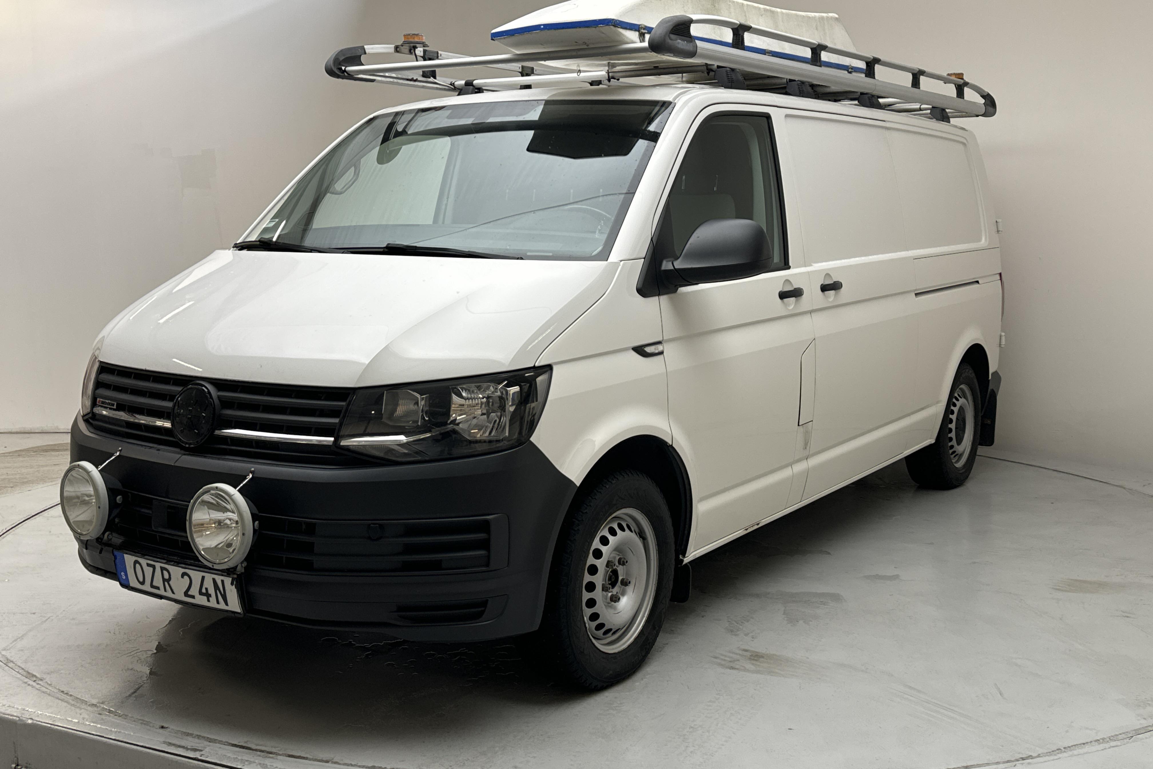 VW Transporter T6 2.0 TDI BMT Skåp 4MOTION (150hk) - 126 050 km - Manuaalinen - valkoinen - 2019