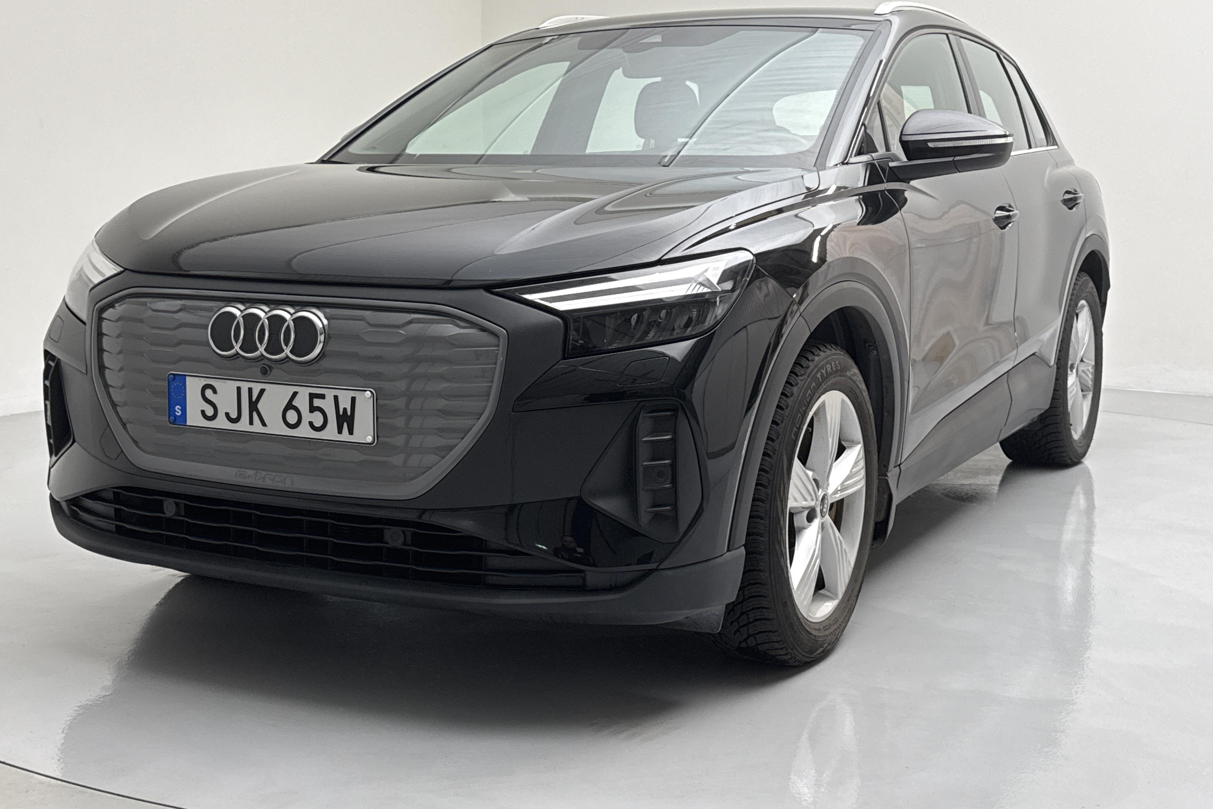 Audi Q4 40 e-tron 77 kWh (204hk) - 5 549 mil - Automat - svart - 2022