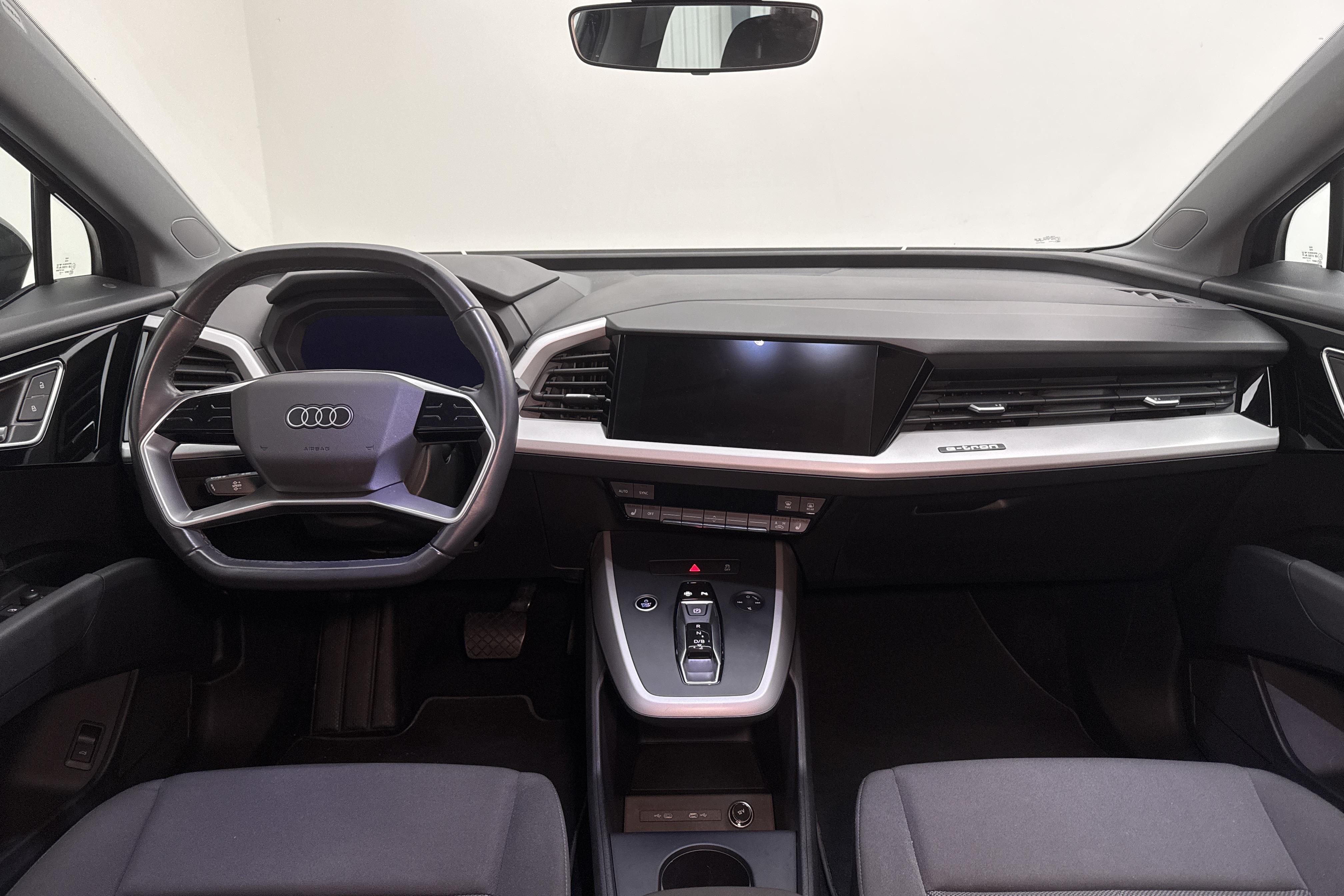 Audi Q4 40 e-tron 77 kWh (204hk) - 55 490 km - Automatic - black - 2022