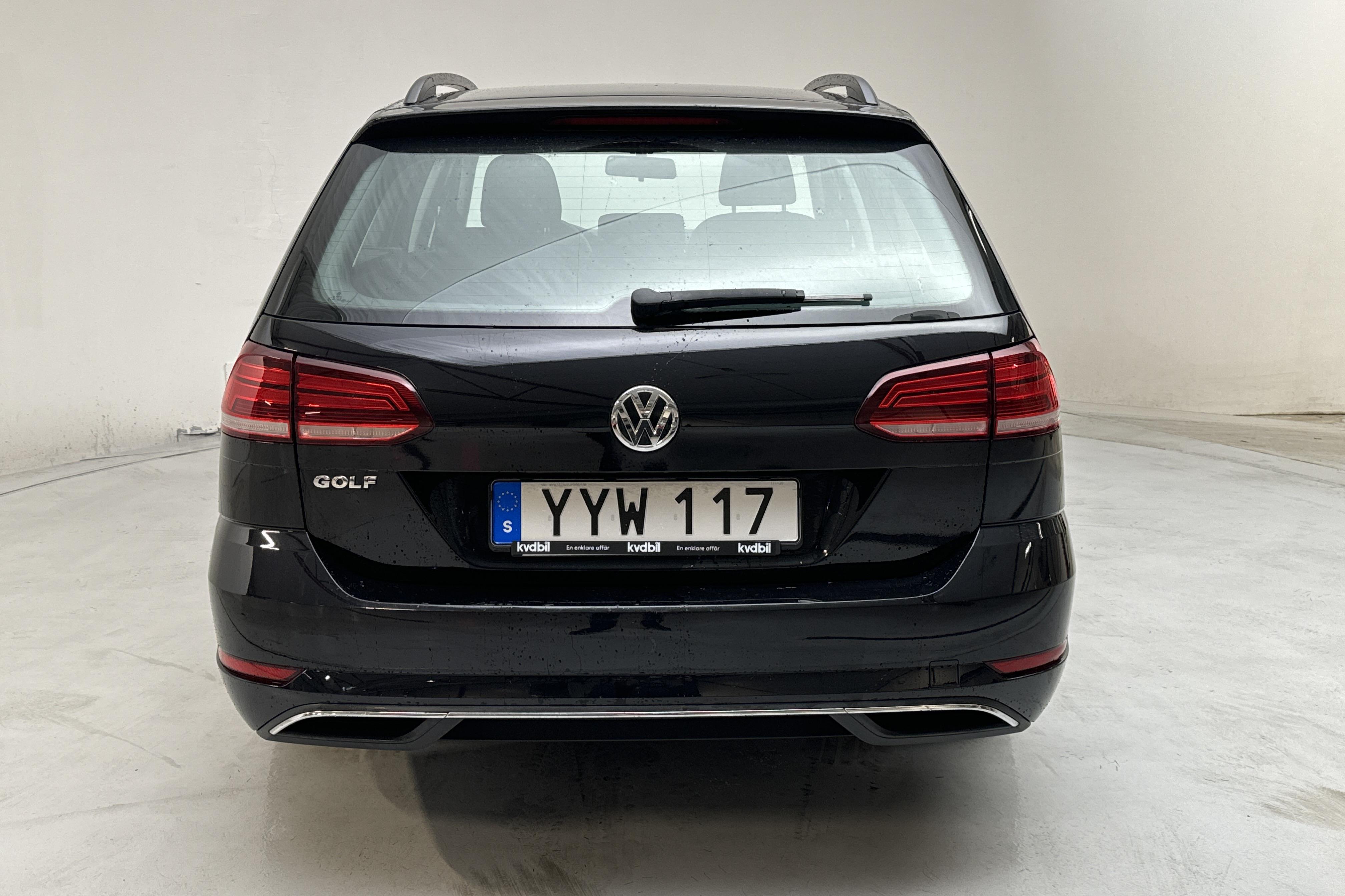 VW Golf VII 1.0 TSI Sportscombi (110hk) - 89 130 km - Manualna - czarny - 2018