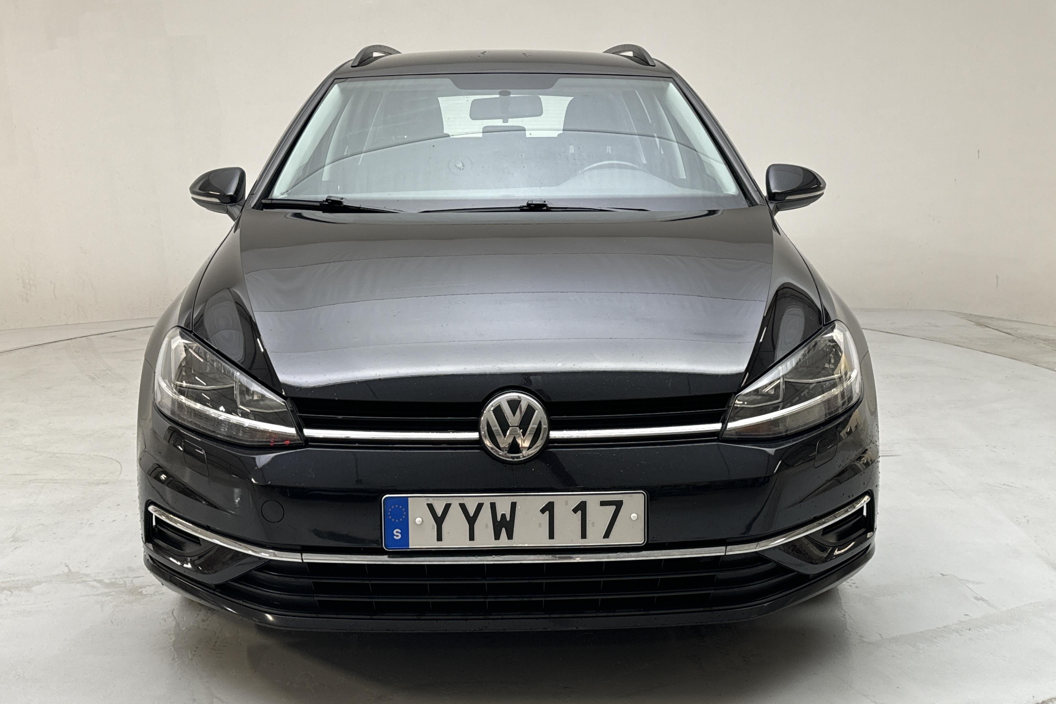 VW Golf VII 1.0 TSI Sportscombi (110hk) - 89 130 km - Manualna - czarny - 2018