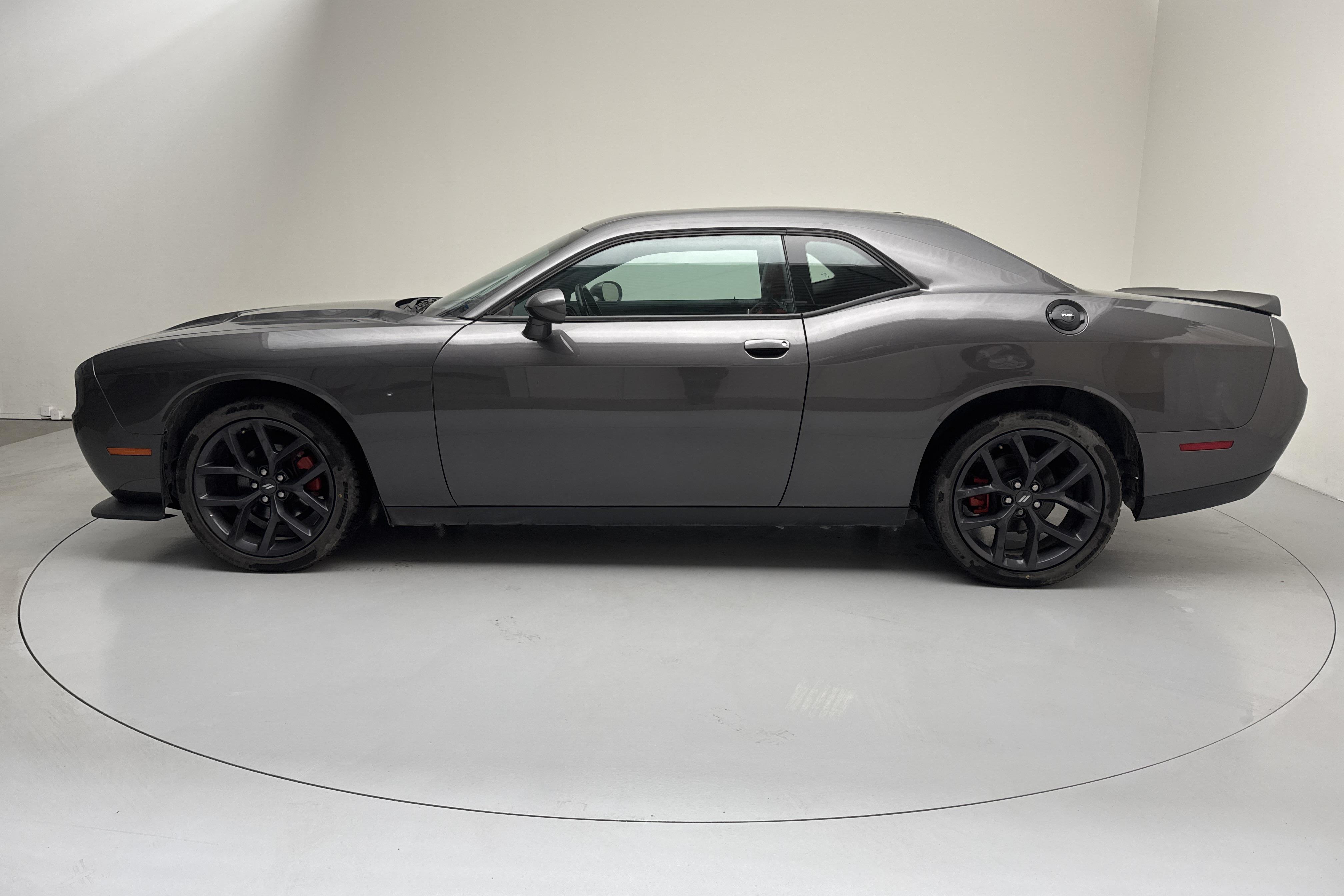 Dodge Challenger 3.6 V6 (309HK) - 35 870 km - Automaatne - hall - 2020