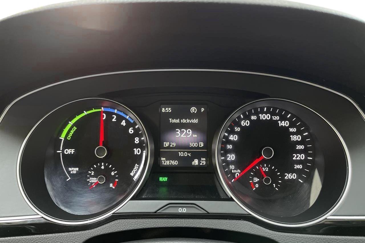 VW Passat 1.4 Plug-in-Hybrid Sportscombi (218hk) - 128 760 km - Automatyczna - biały - 2016