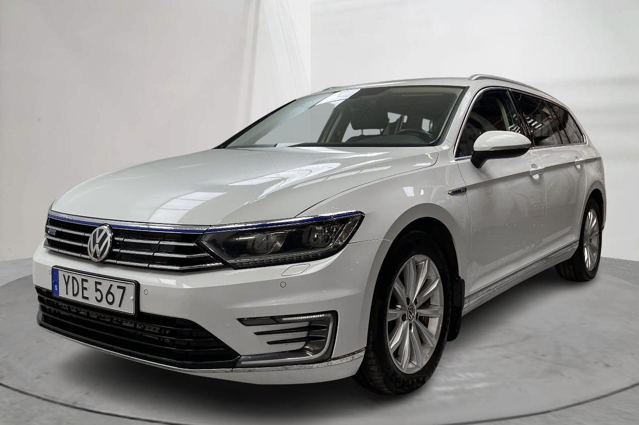 VW Passat 1.4 Plug-in-Hybrid Sportscombi (218hk) - 128 760 km - Automatyczna - biały - 2016