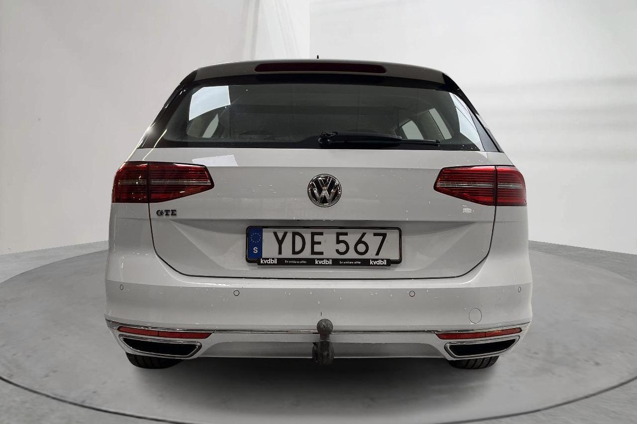 VW Passat 1.4 Plug-in-Hybrid Sportscombi (218hk) - 128 760 km - Automatyczna - biały - 2016