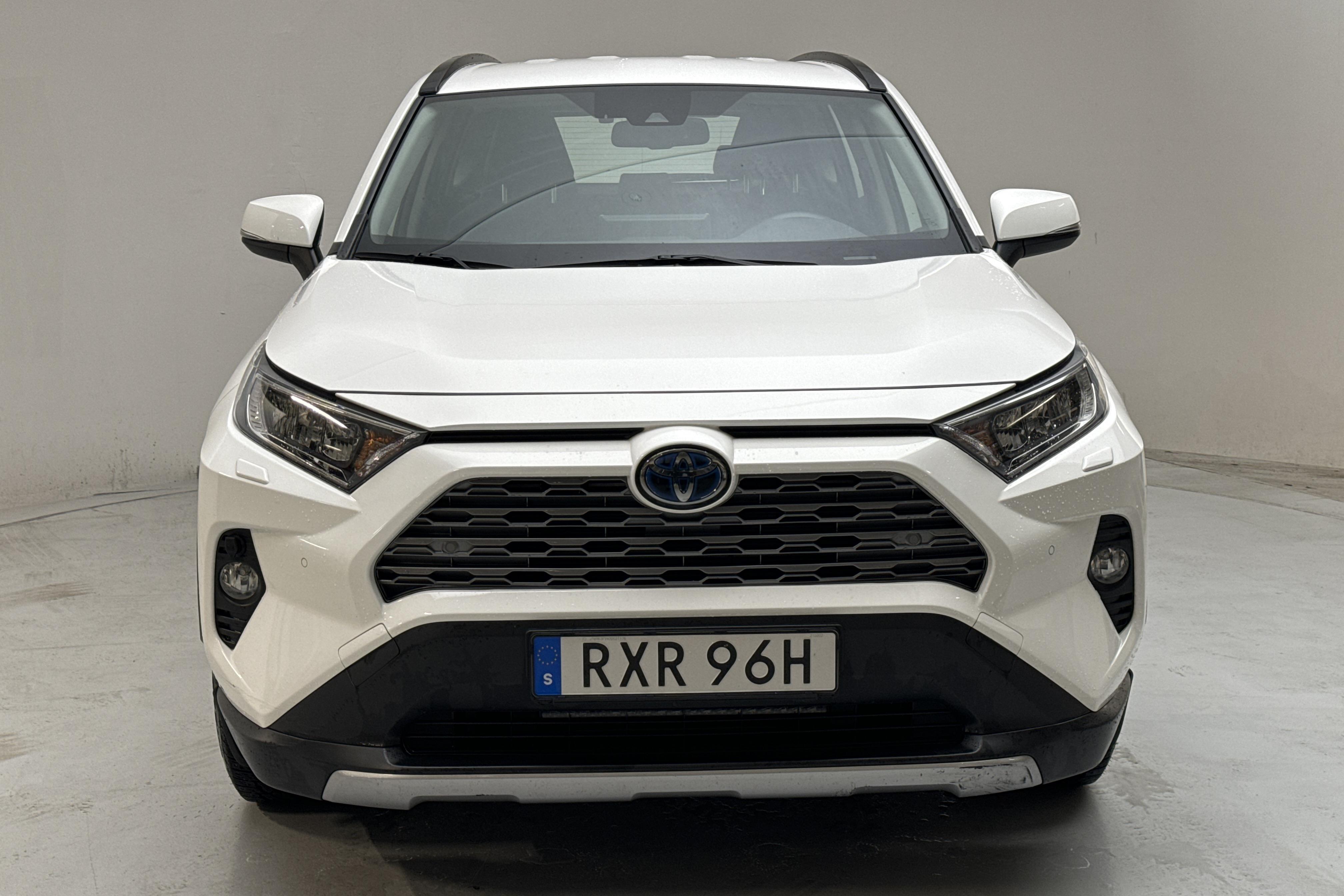 Toyota RAV4 2.5 HSD AWD (222hk) - 14 185 mil - Automat - vit - 2021