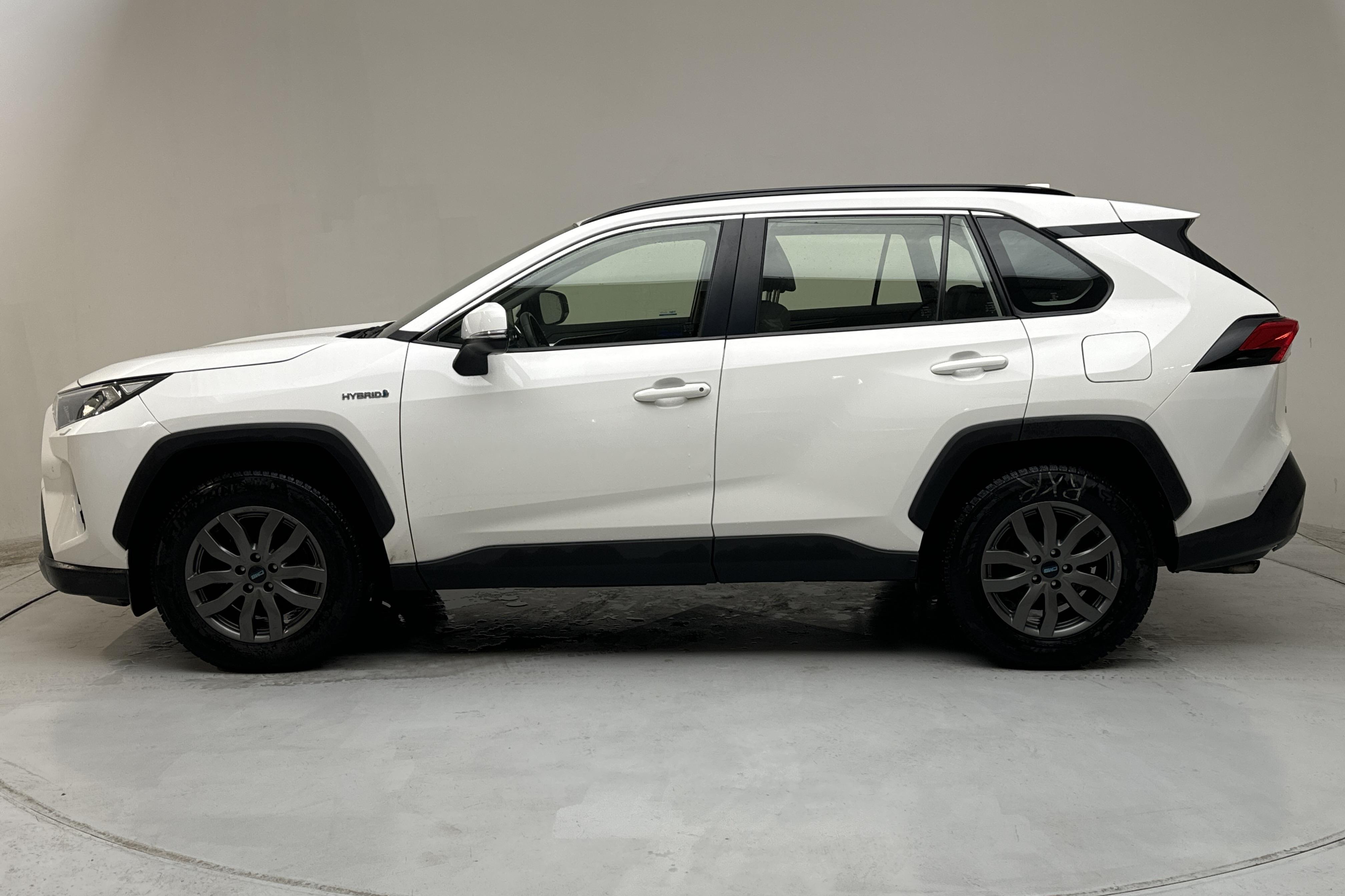 Toyota RAV4 2.5 HSD AWD (222hk) - 141 850 km - Automaattinen - valkoinen - 2021