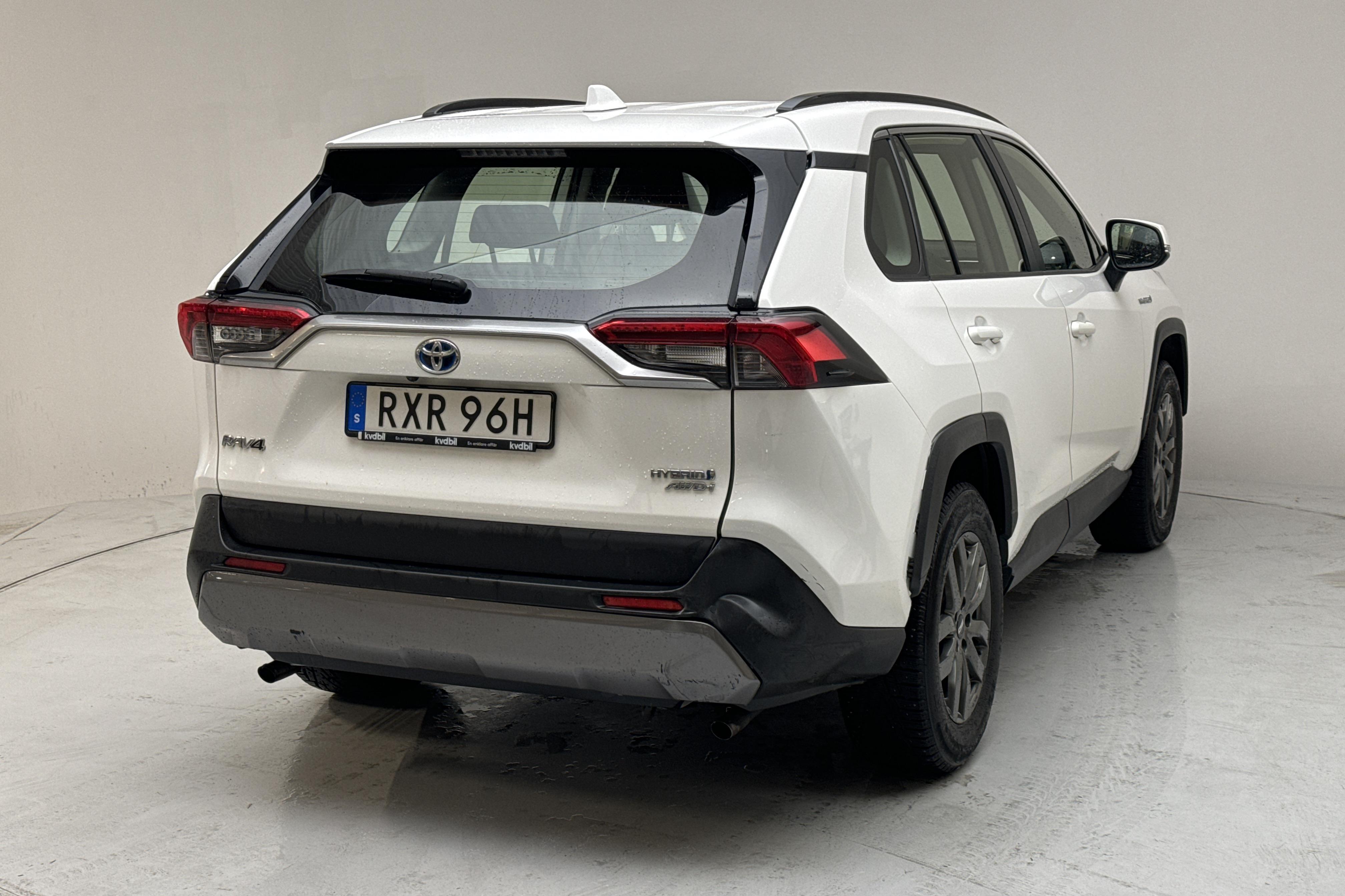 Toyota RAV4 2.5 HSD AWD (222hk) - 14 185 mil - Automat - vit - 2021