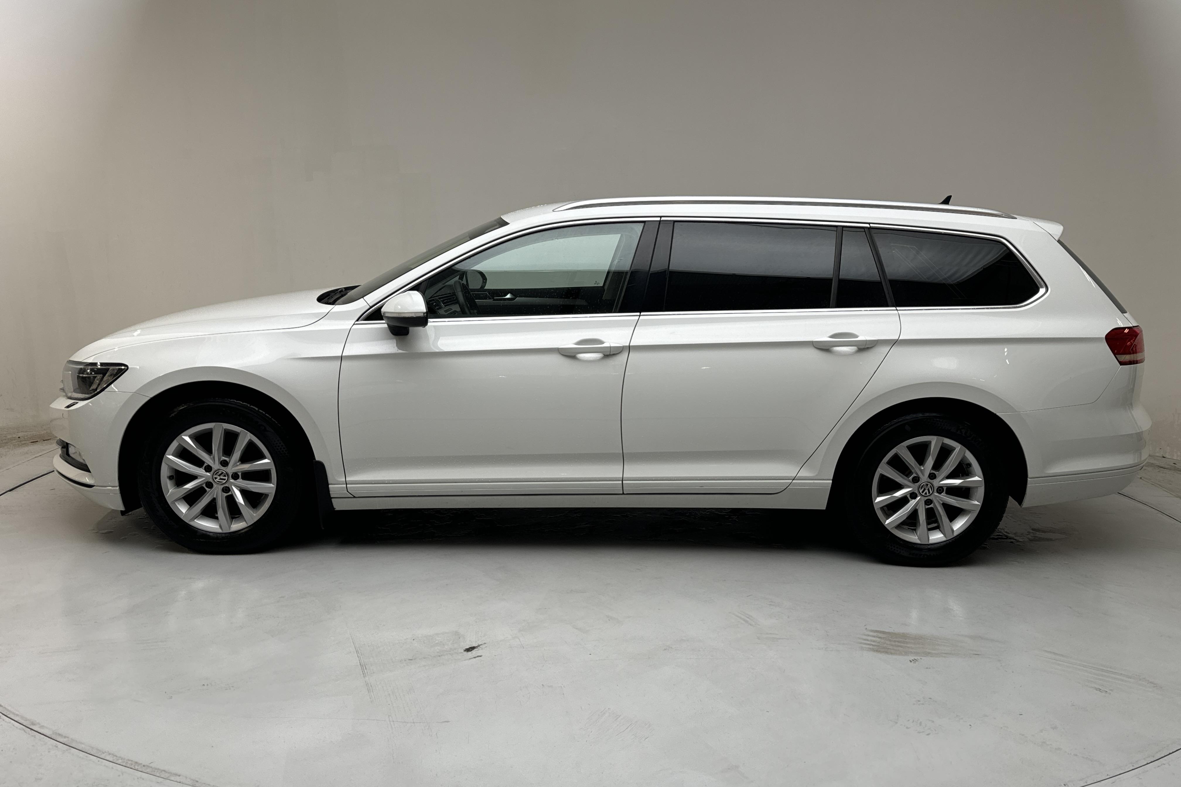 VW Passat 1.5 TSI Sportscombi (150hk) - 73 430 km - Manualna - biały - 2019