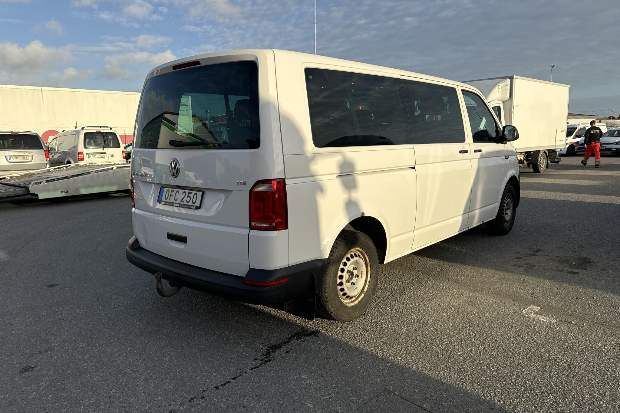 VW Caravelle T6 2.0 TDI BMT (150hk) - 222 290 km - Manualna - biały - 2017