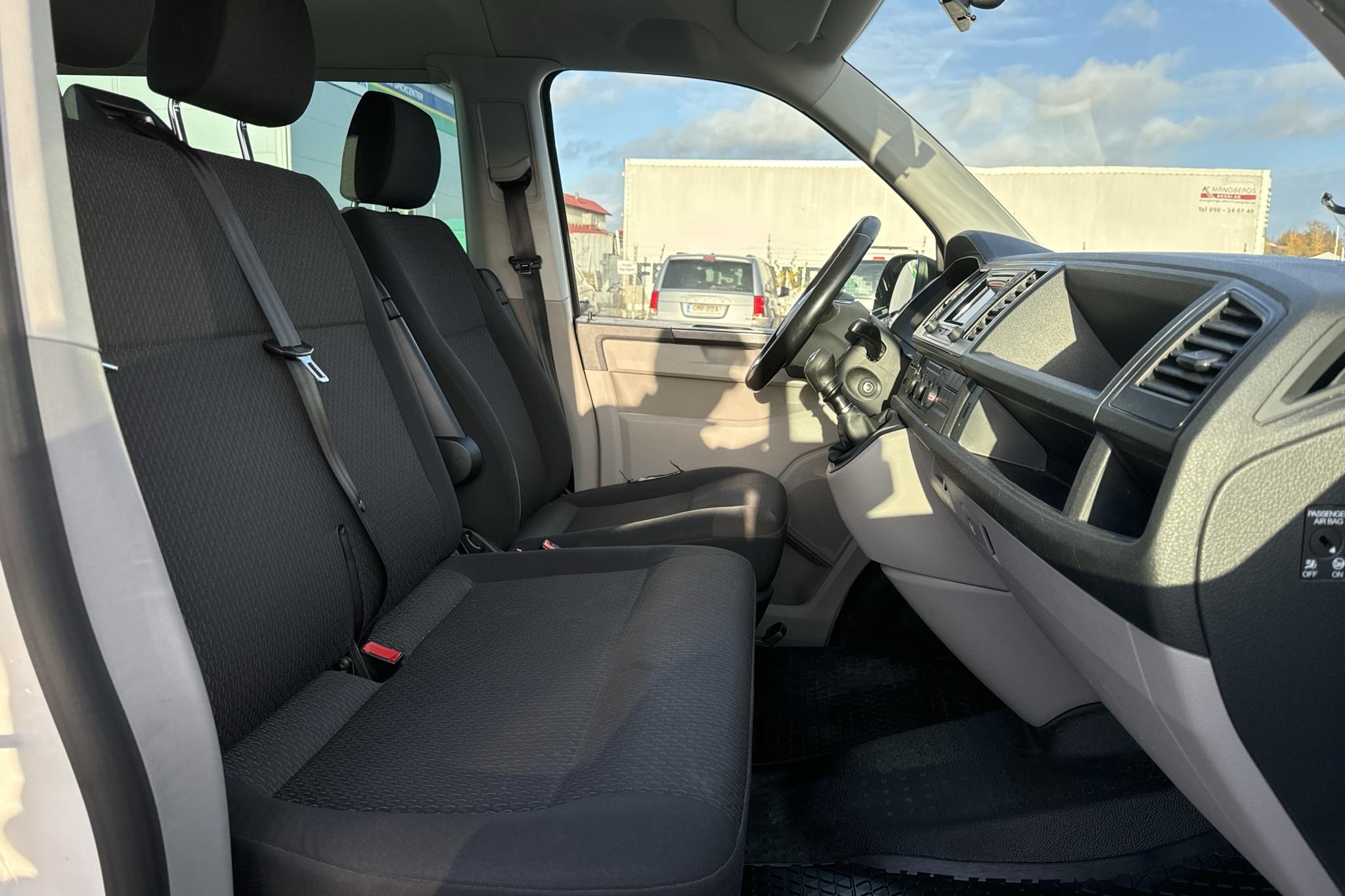 VW Caravelle T6 2.0 TDI BMT (150hk) - 222 290 km - Manualna - biały - 2017