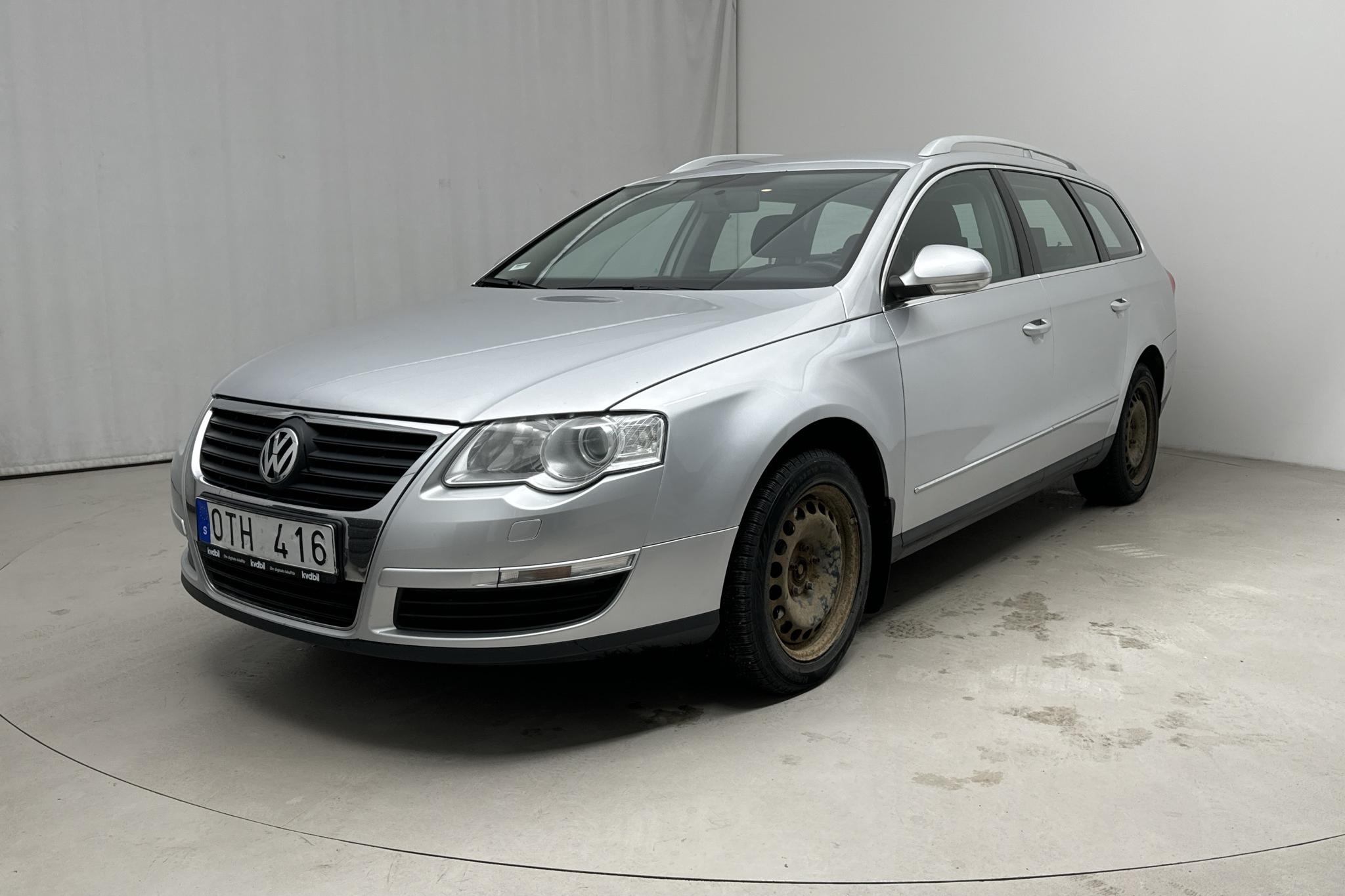 VW Passat 1.4 TSI EcoFuel Variant (150hk) - 15 335 mil - Manuell - silver - 2010