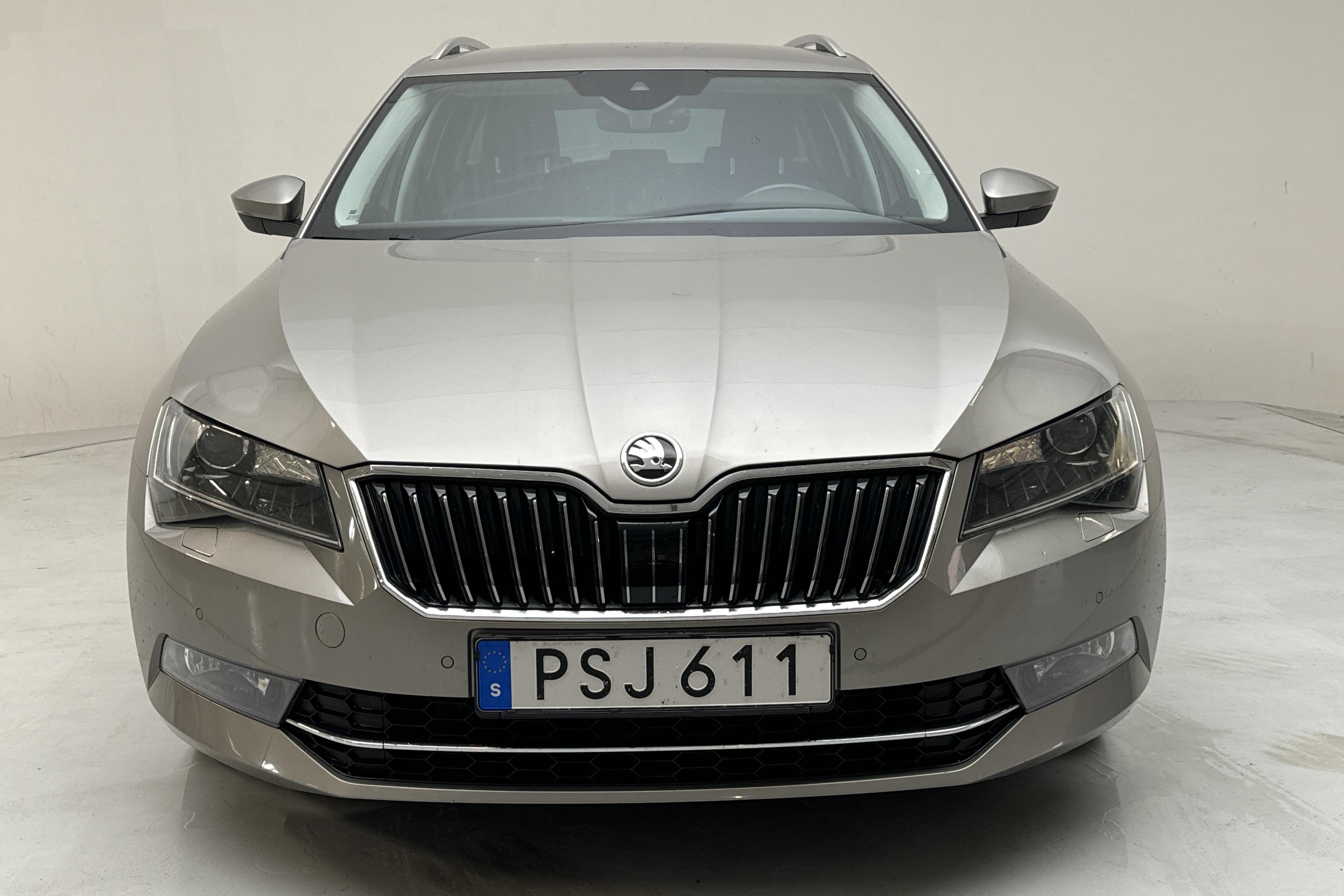 Skoda Superb 2.0 TDI 4x4 Kombi (190hk) - 141 840 km - Automaattinen - Light Brown - 2018