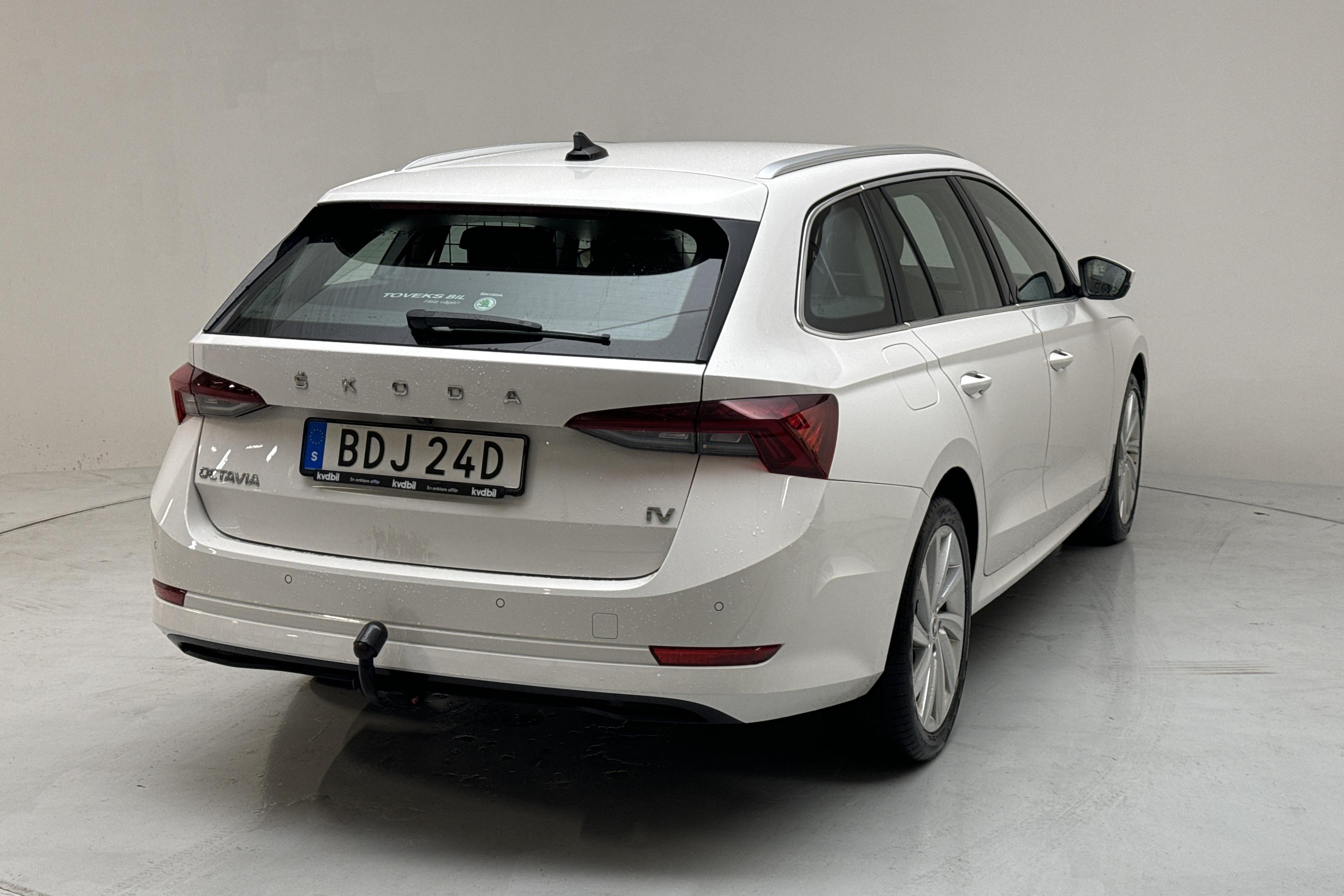 Skoda Octavia 1.4 iV PHEV Combi (204hk) - 84 230 km - Automatyczna - biały - 2021