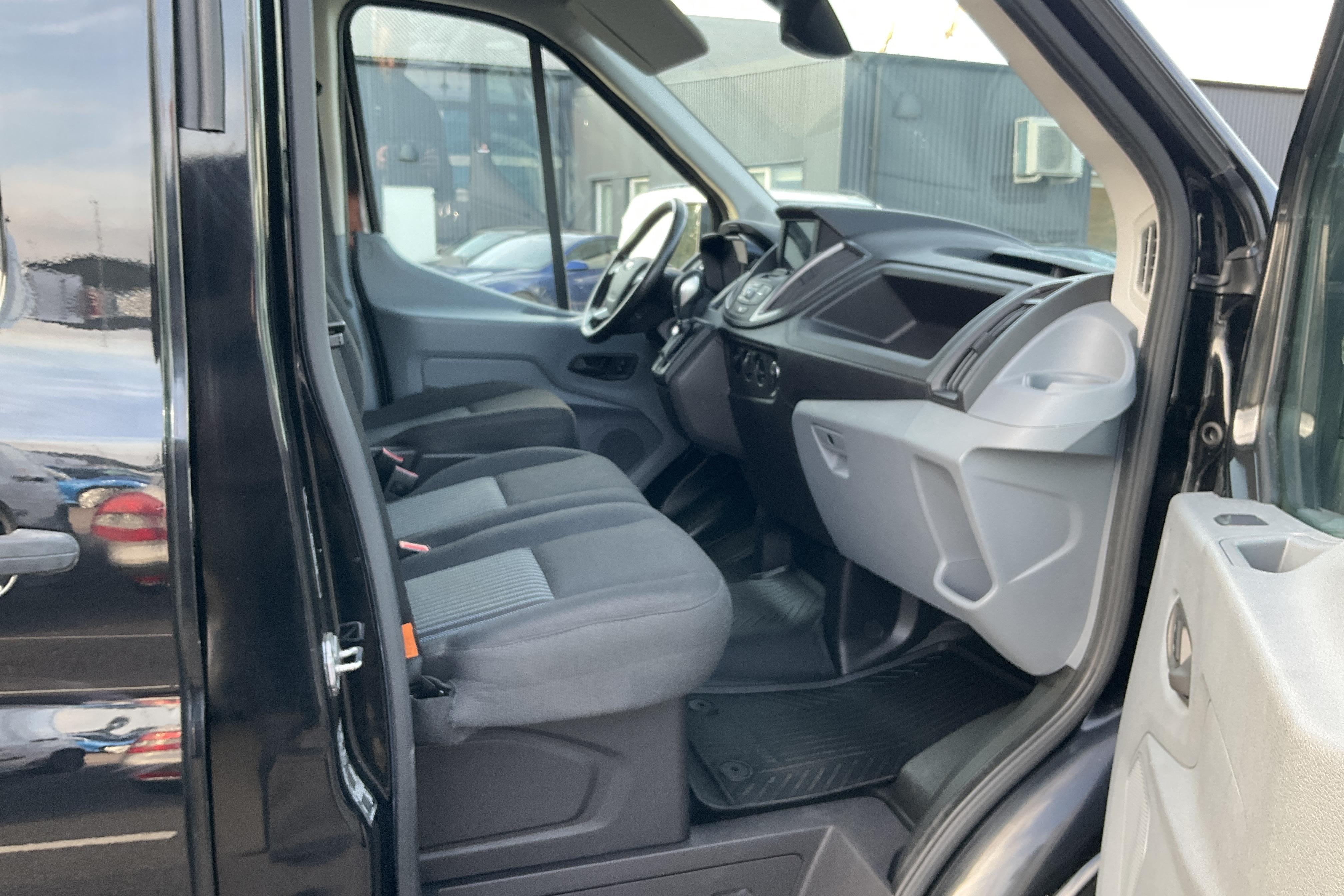 Ford Transit 350 2.0 TDCi 2WD Skåp (170hk) - 10 757 mil - Automat - 2018