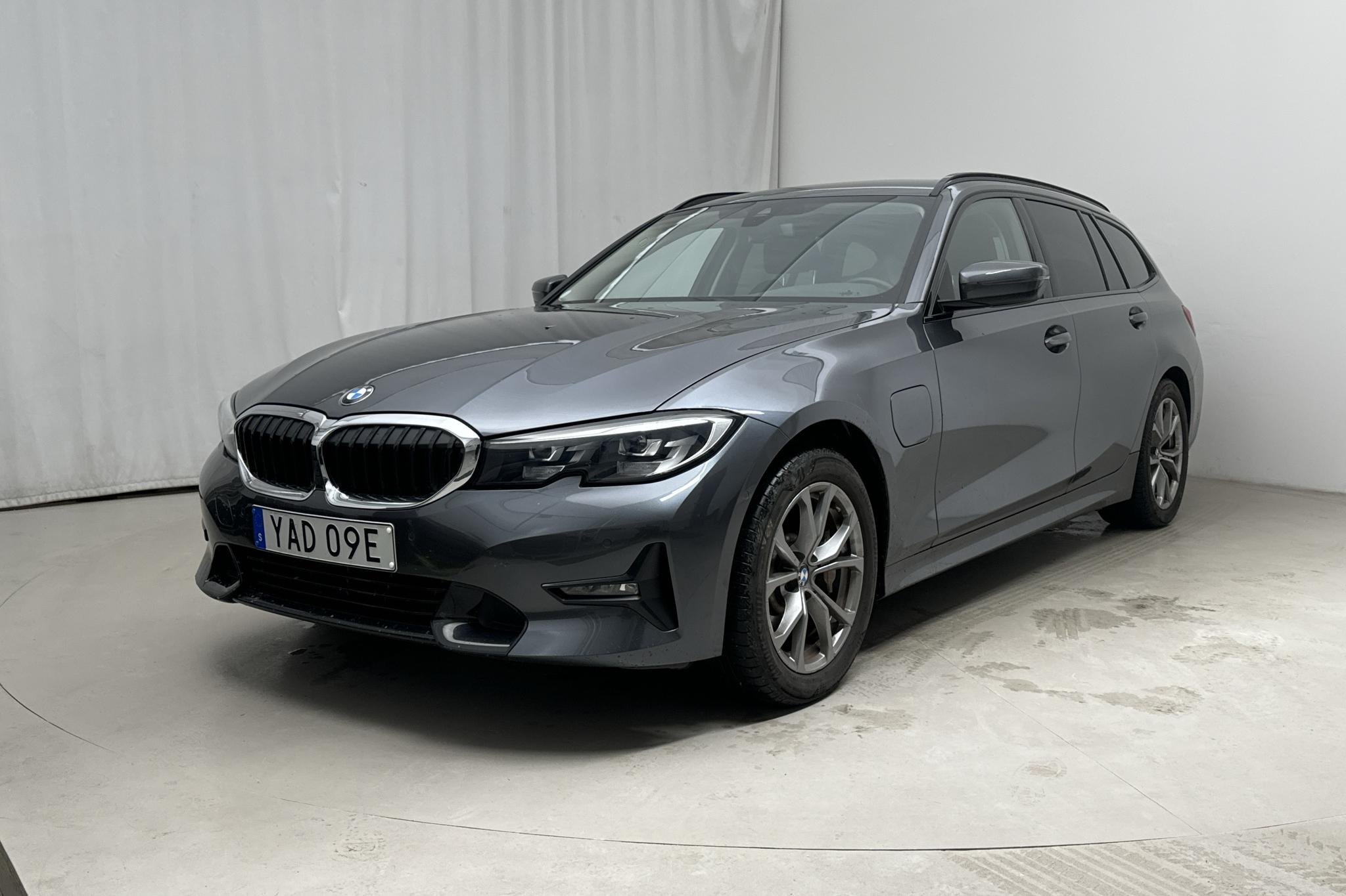 BMW 330e xDrive Touring, G21 (292hk) - 24 270 km - Automatic - gray - 2021