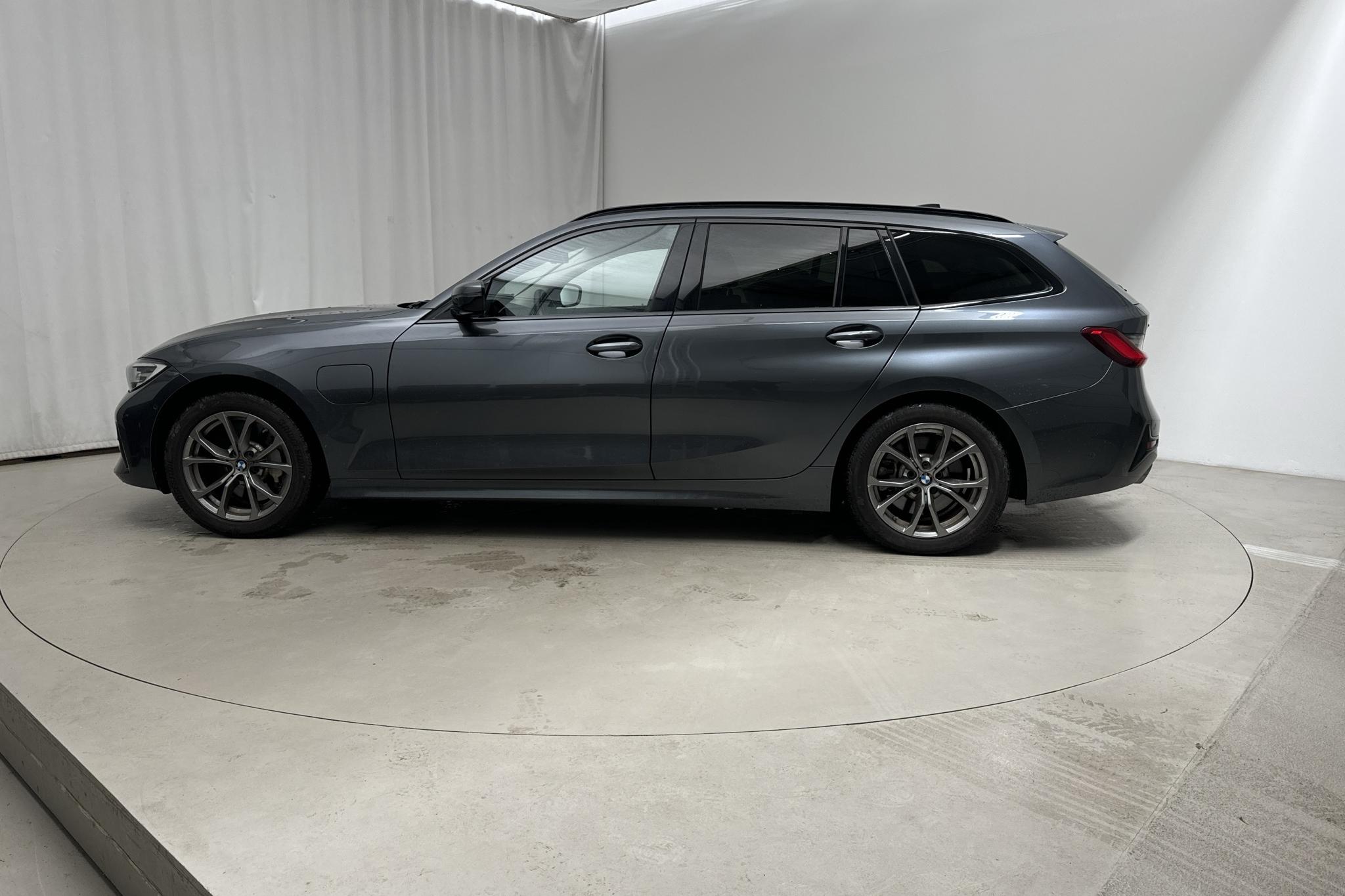 BMW 330e xDrive Touring, G21 (292hk) - 24 270 km - Automatic - gray - 2021