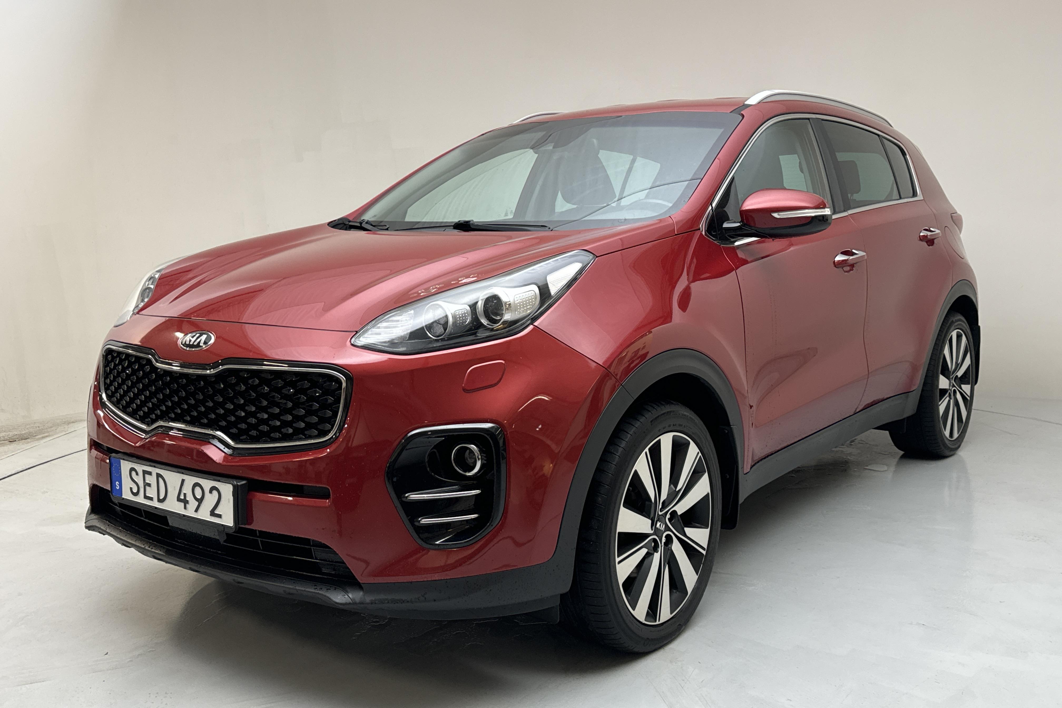 KIA Sportage 1.7 CRDi 2WD (115hk) - 93 480 km - Manuaalinen - punainen - 2016