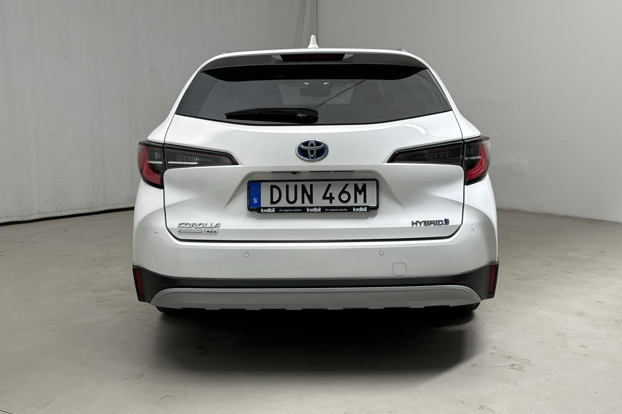 Toyota Corolla 1.8 Hybrid Touring Sports (122hk) - 6 026 mil - Automat - vit - 2022