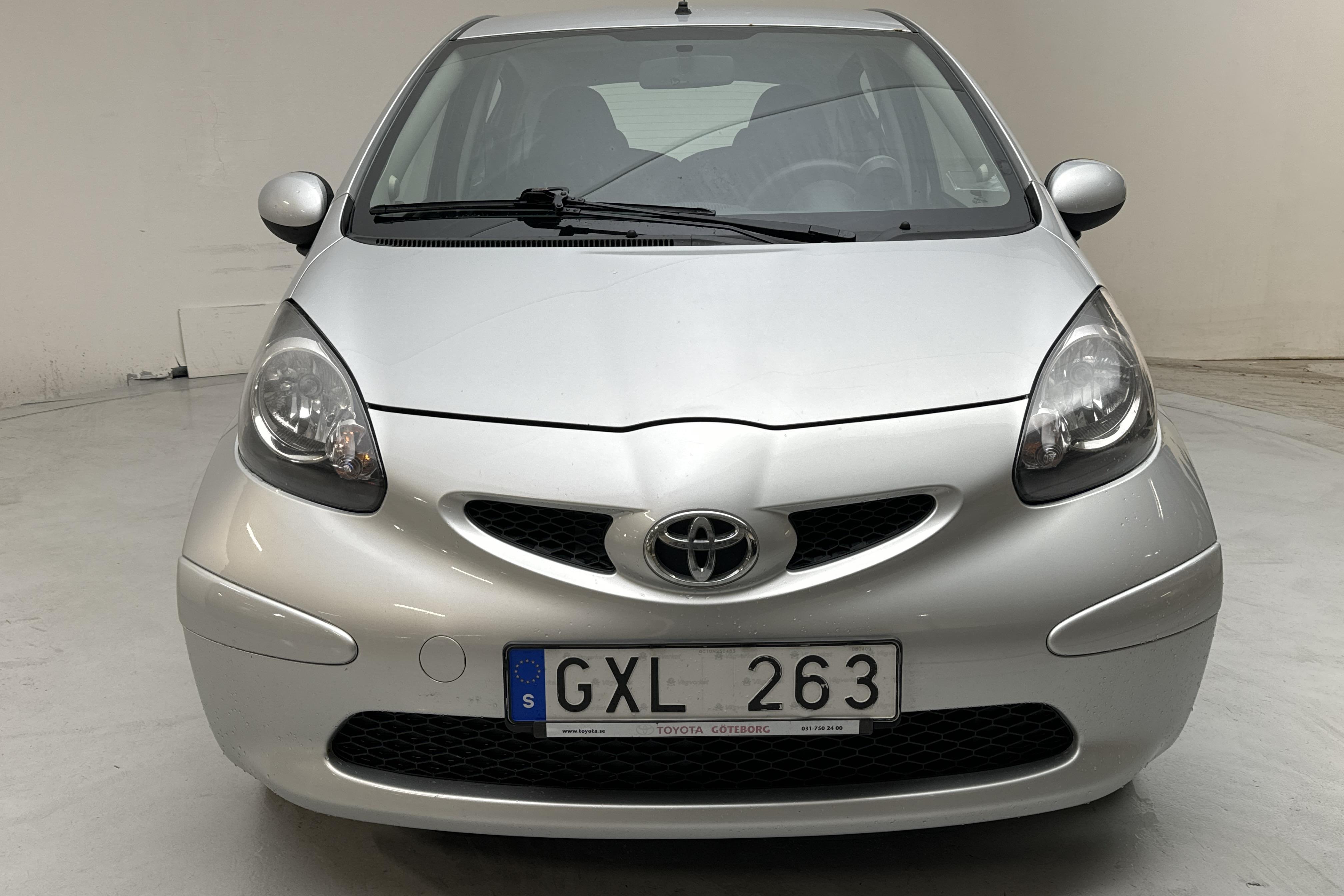 Toyota Aygo 1.0 VVT-i 5dr (68hk) - 13 299 mil - Manuell - silver - 2008