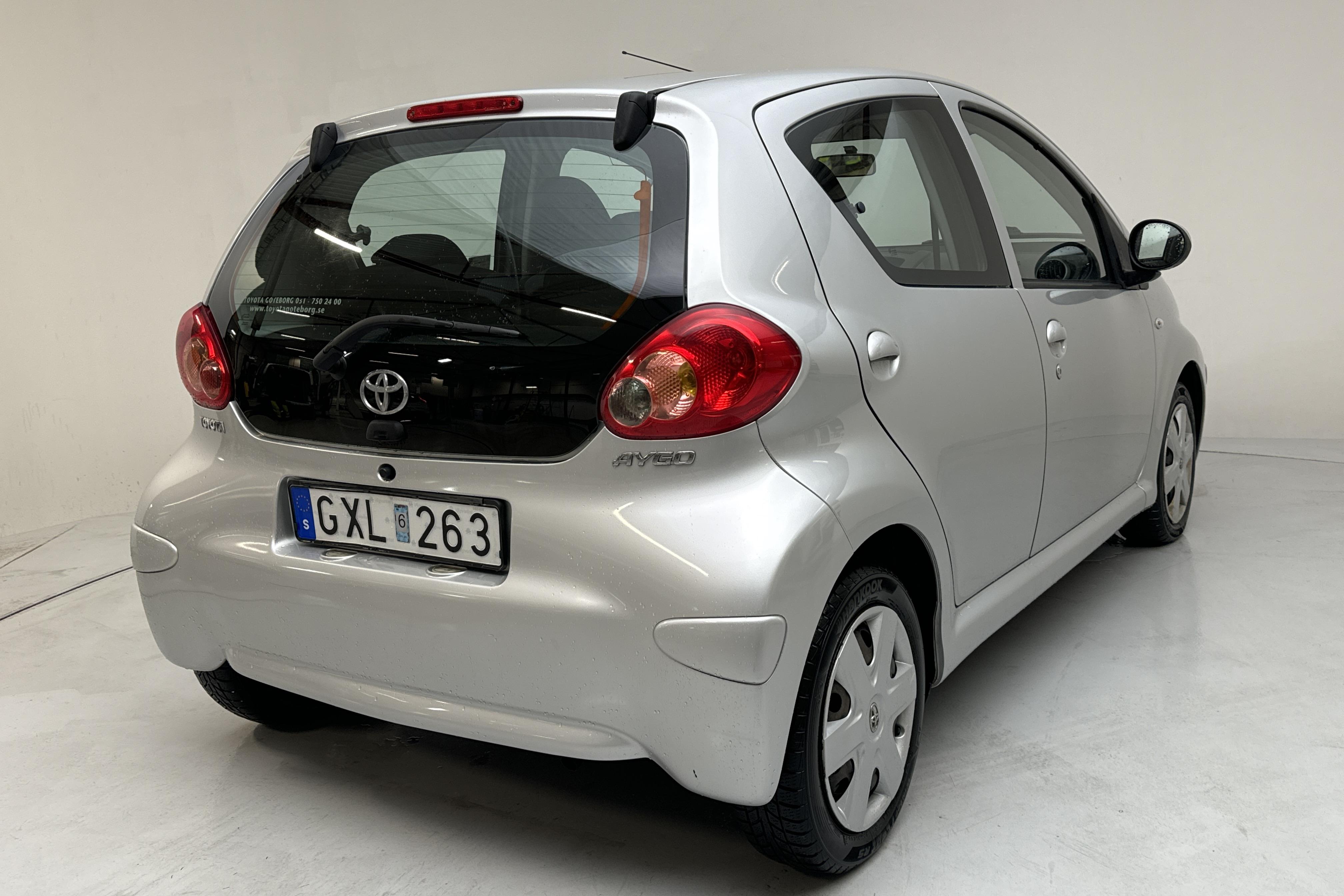 Toyota Aygo 1.0 VVT-i 5dr (68hk) - 132 990 km - Käsitsi - hõbe - 2008