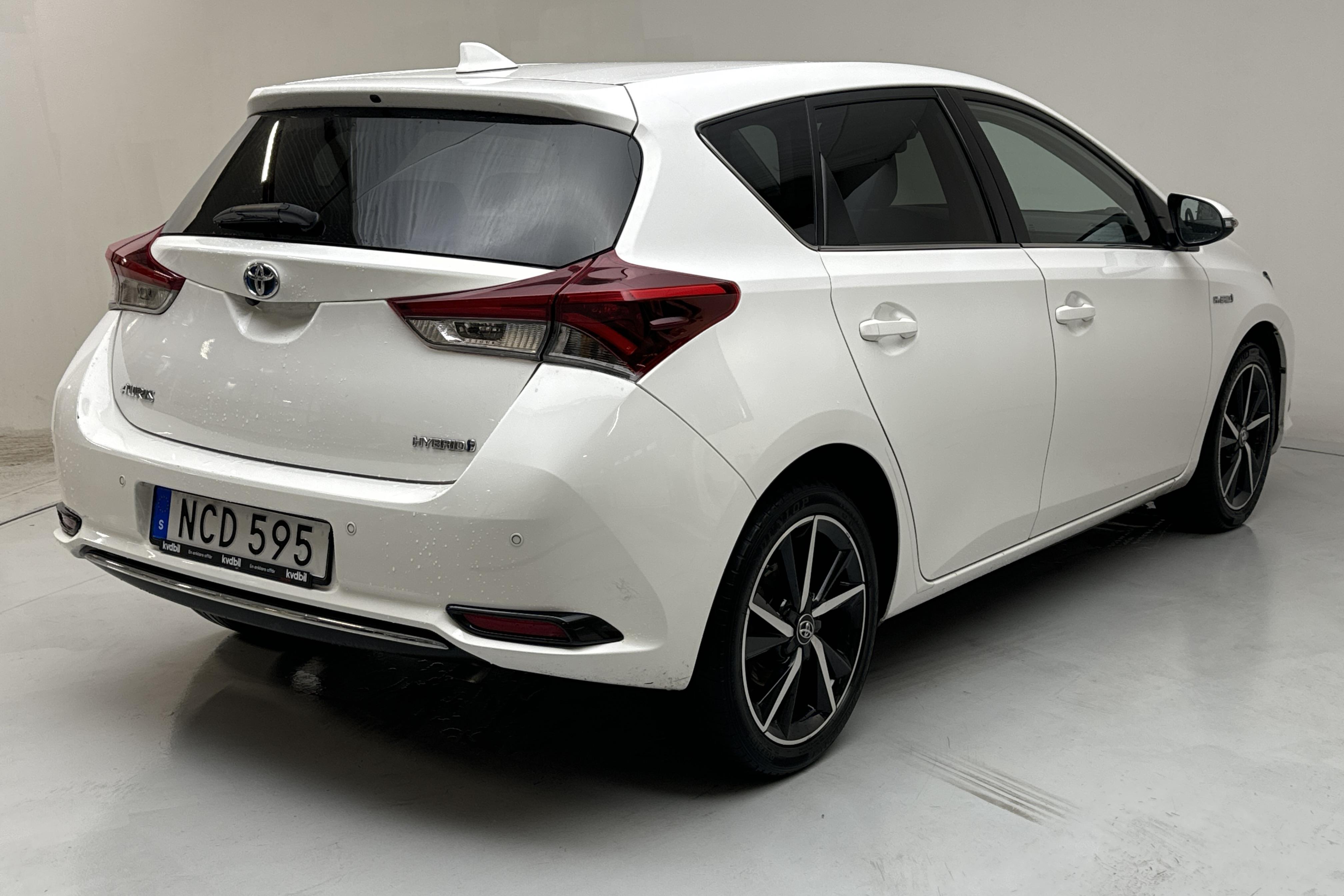 Toyota Auris 1.8 HSD 5dr (99hk) - 54 140 km - Automaattinen - valkoinen - 2018