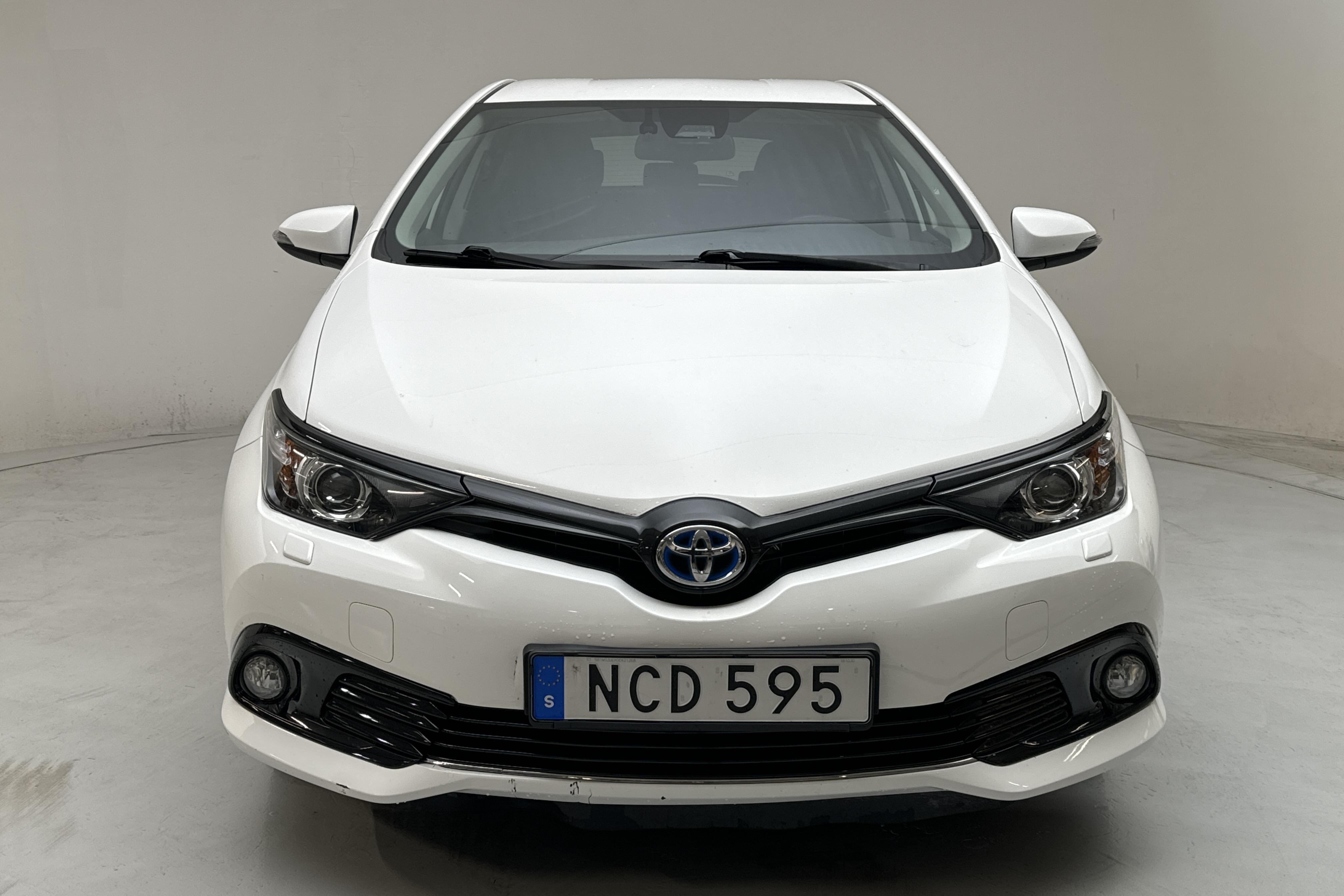 Toyota Auris 1.8 HSD 5dr (99hk) - 54 140 km - Automaattinen - valkoinen - 2018