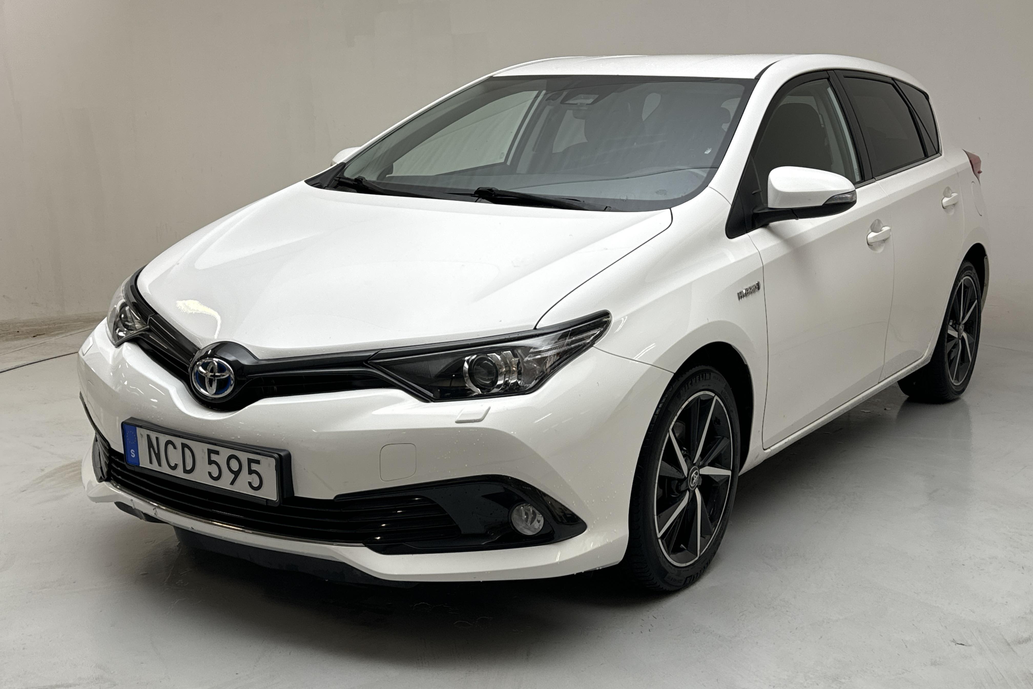 Toyota Auris 1.8 HSD 5dr (99hk) - 54 140 km - Automaattinen - valkoinen - 2018