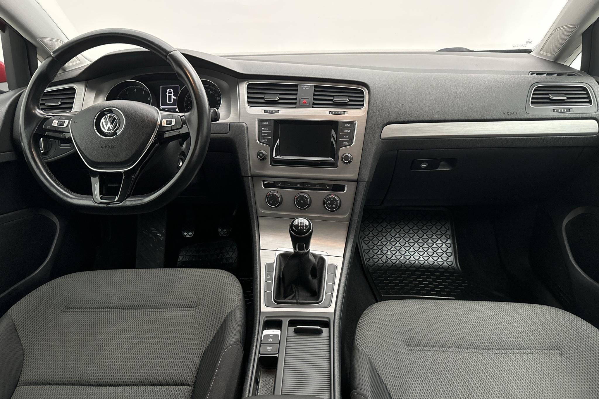 VW Golf VII 1.4 TSI Sportscombi (122hk) - 133 520 km - Manuaalinen - punainen - 2014