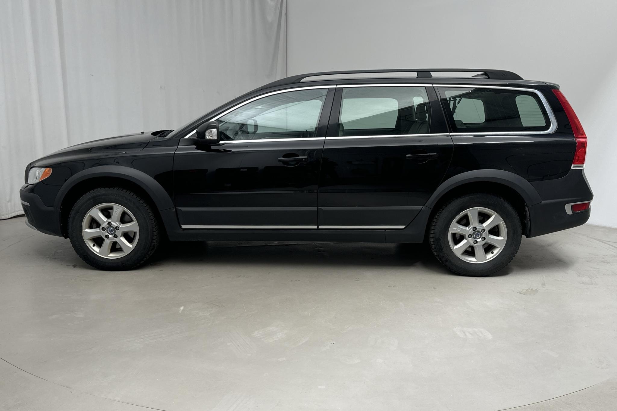 Volvo XC70 II D4 AWD (163hk) - 16 206 mil - Manuell - svart - 2014