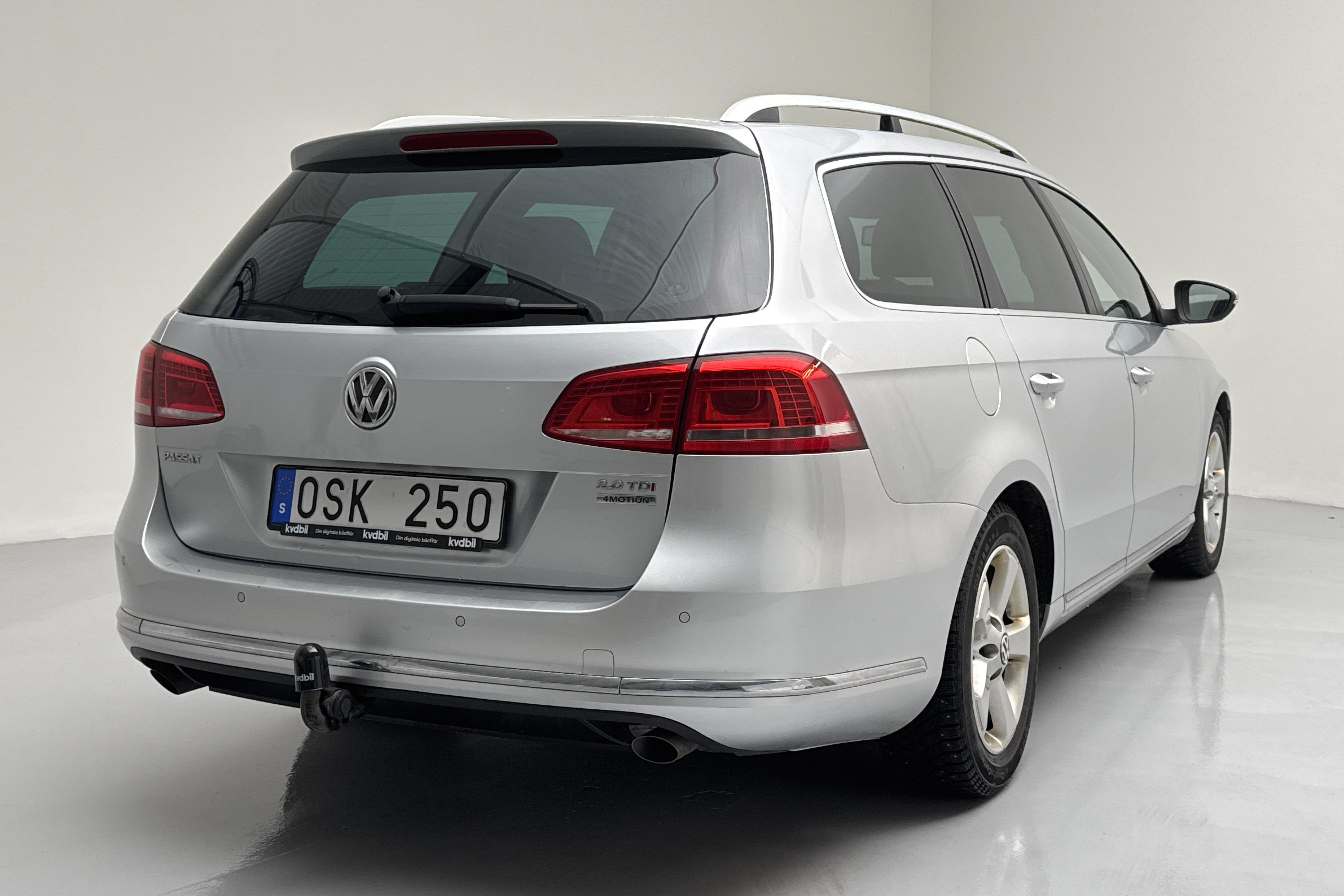 VW Passat 2.0 TDI BlueMotion Technology Variant 4Motion (170hk) - 19 362 mil - Automat - silver - 2012