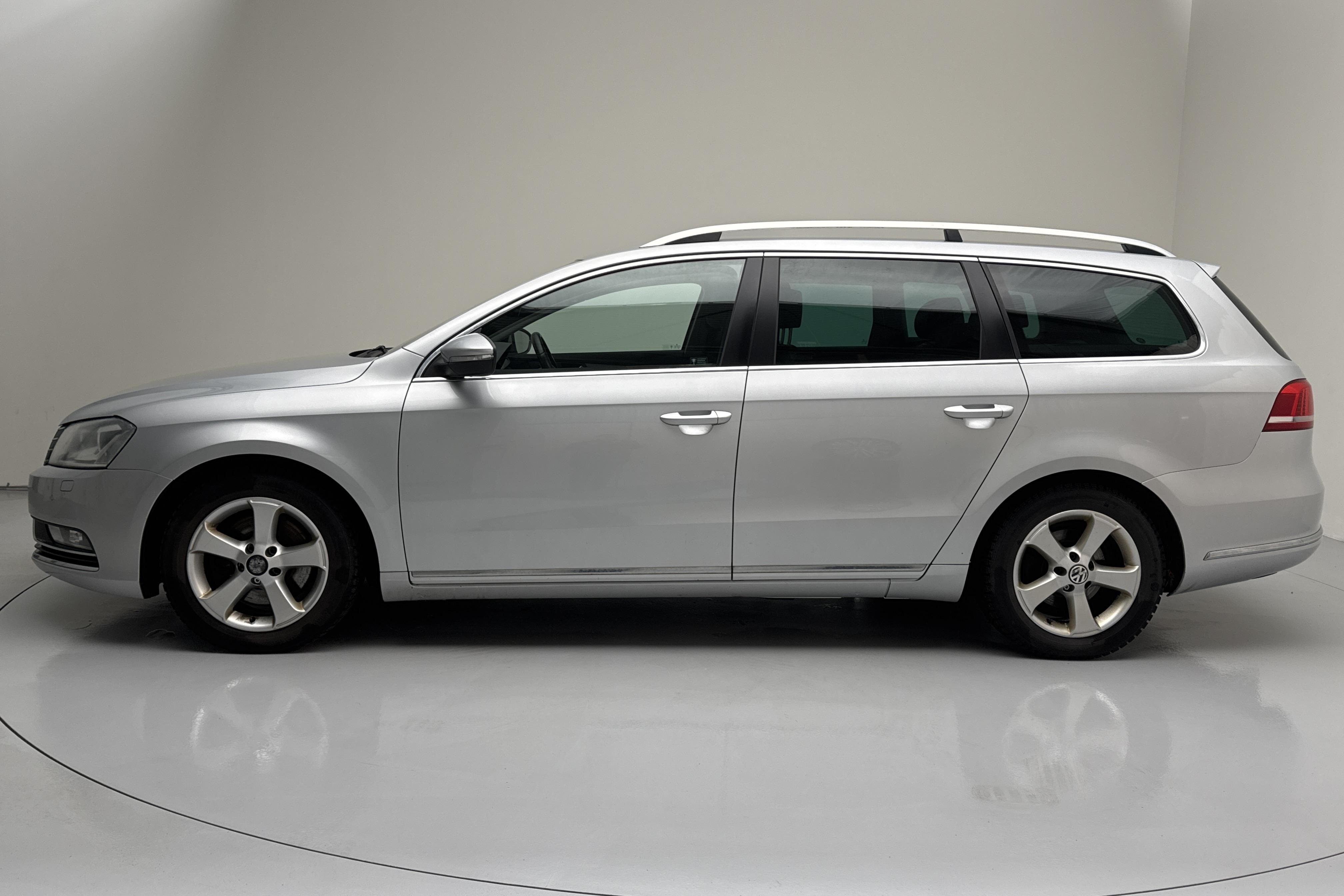 VW Passat 2.0 TDI BlueMotion Technology Variant 4Motion (170hk) - 193 620 km - Automatic - silver - 2012