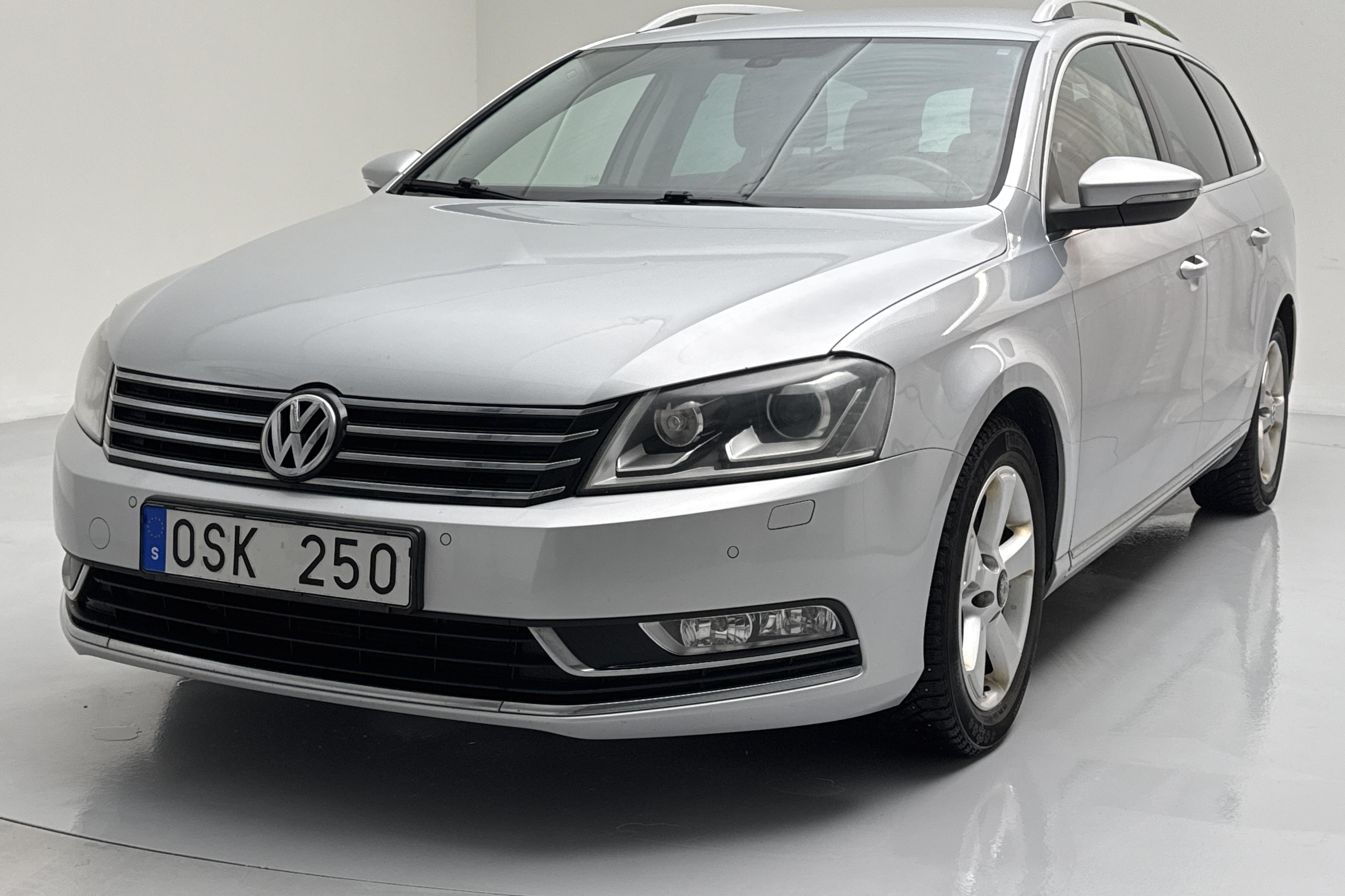 VW Passat 2.0 TDI BlueMotion Technology Variant 4Motion (170hk) - 19 362 mil - Automat - silver - 2012