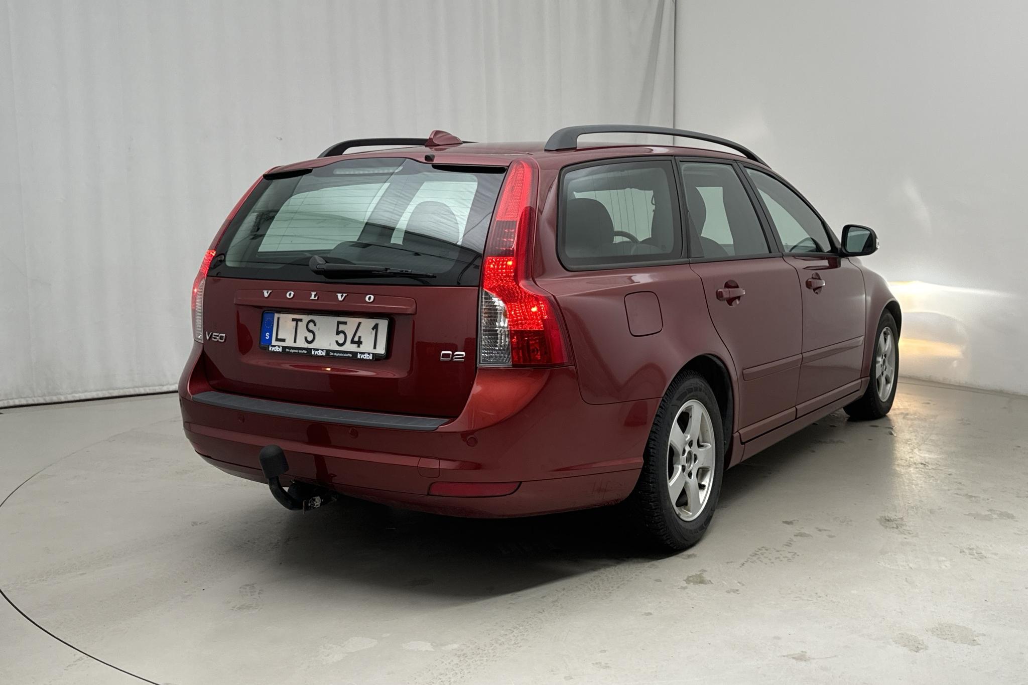 Volvo V50 D2 (115hk) - 160 340 km - Manual - red - 2011