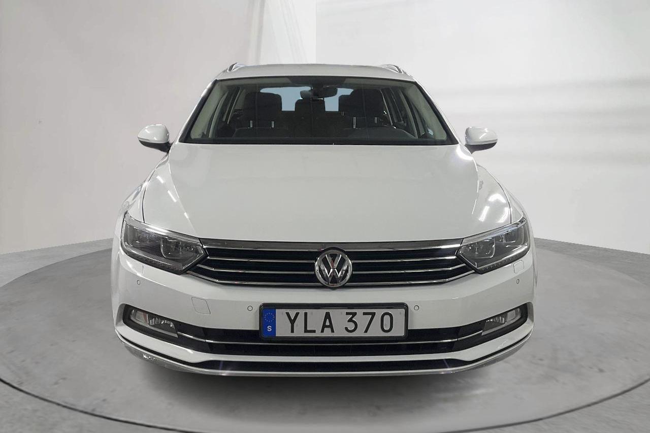 VW Passat 2.0 TDI Sportscombi (150hk) - 127 040 km - Automatic - white - 2017