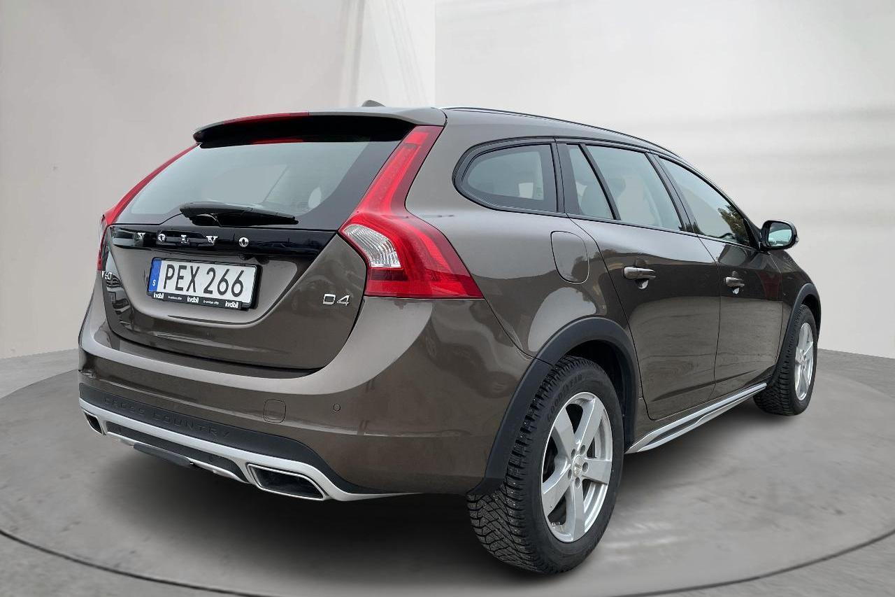 Volvo V60 D4 Cross Country (190hk) - 16 434 mil - Automat - brun - 2017