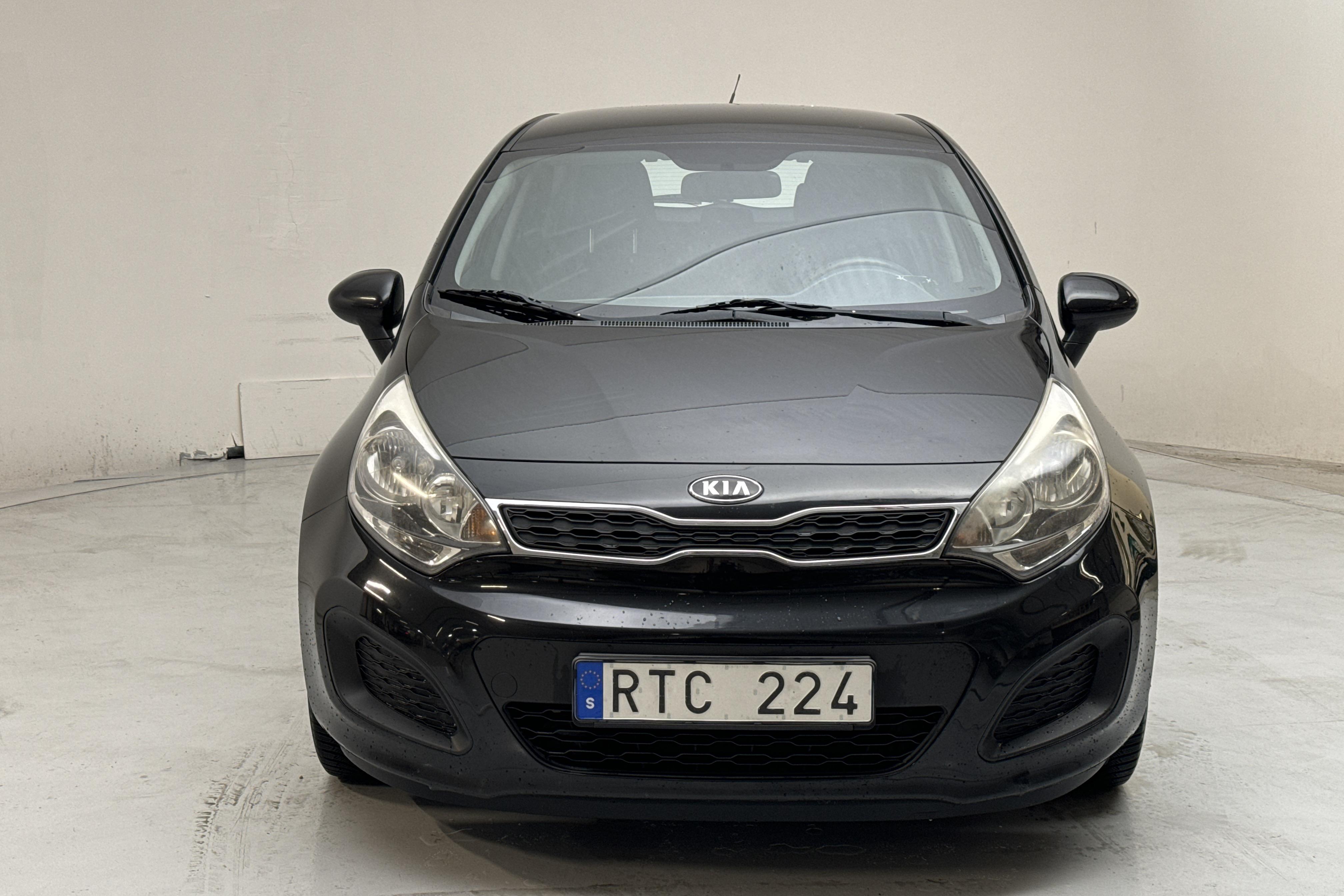 KIA Rio 1.2 (85hk) - 161 050 km - Manualna - czarny - 2012