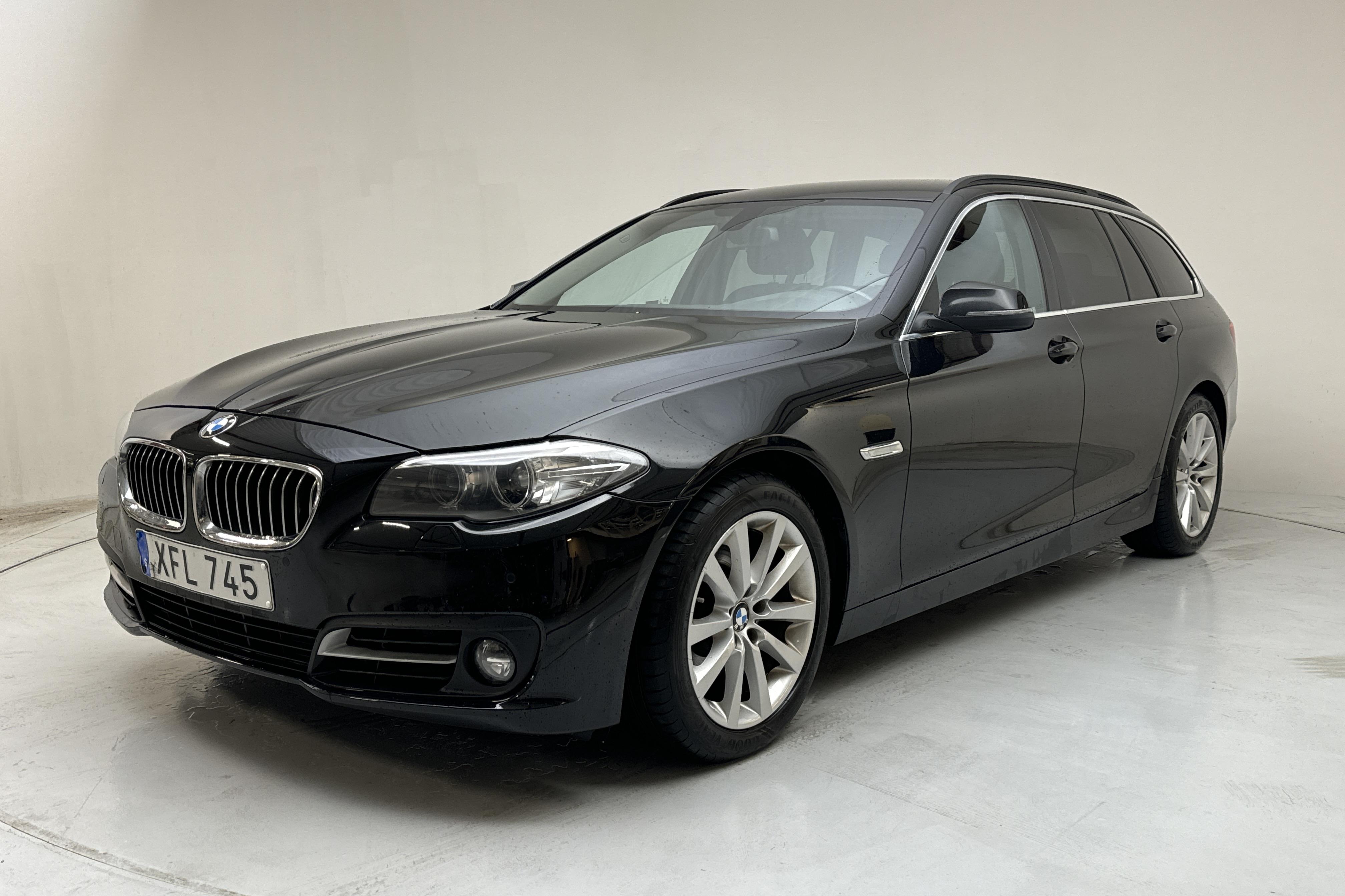 BMW 520d Touring, F11 (190hk) - 101 270 km - Automaatne - must - 2017