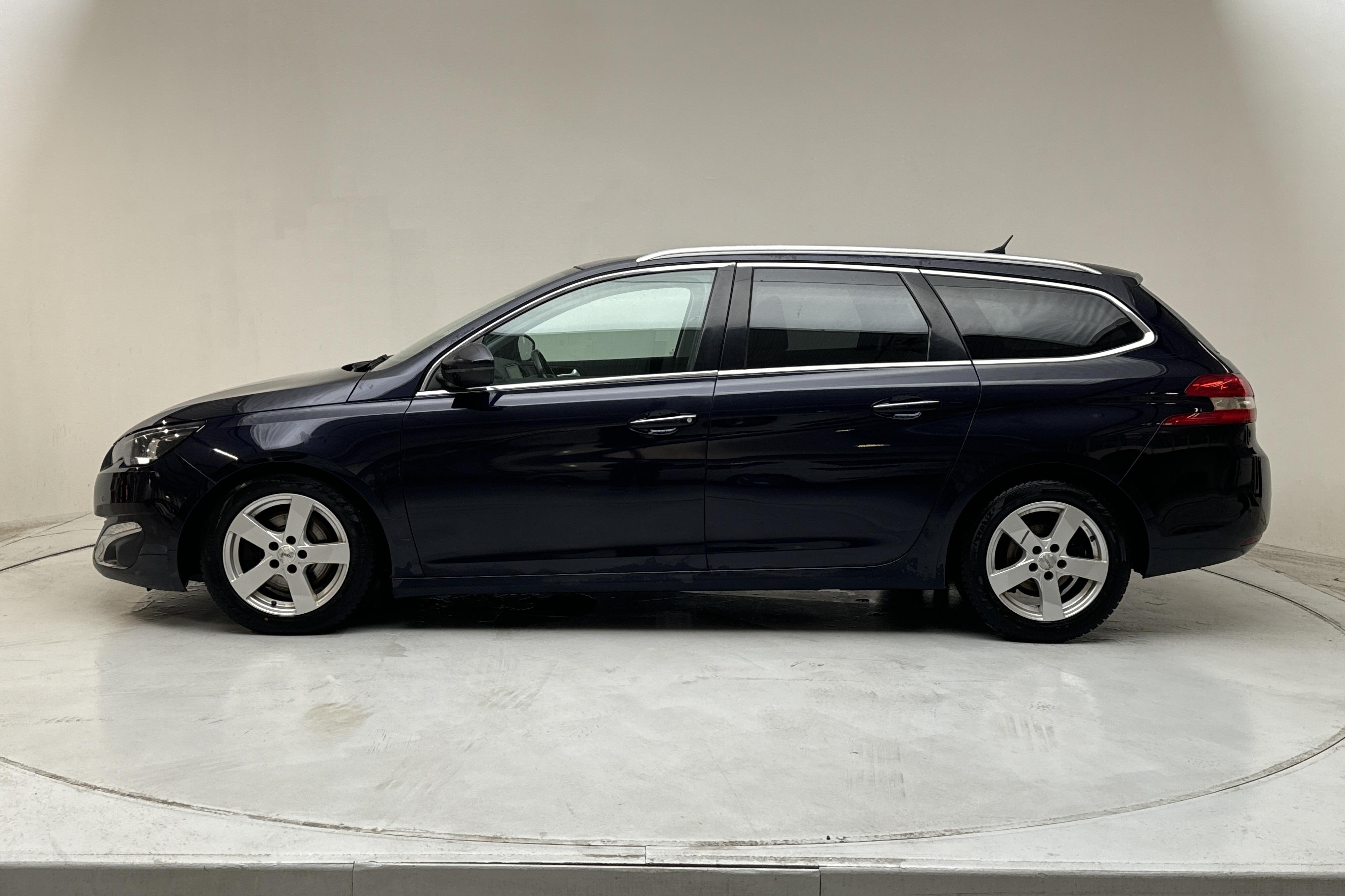 Peugeot 308 SW BlueHDi (150hk) - 190 000 km - Automaattinen - Dark Blue - 2015